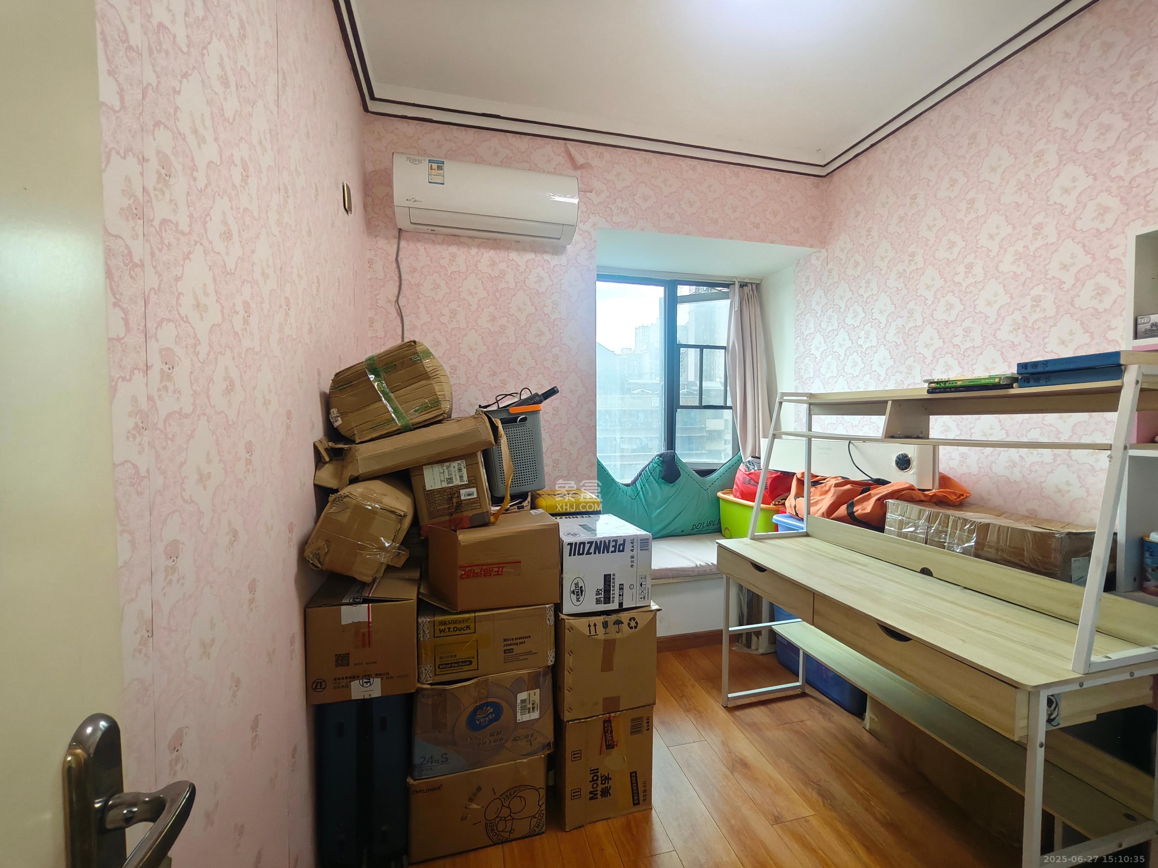 蓝山郡  3室2厅1卫    2000.0元/月 蓝山郡  3室2厅1卫    2000.0元/月室内图