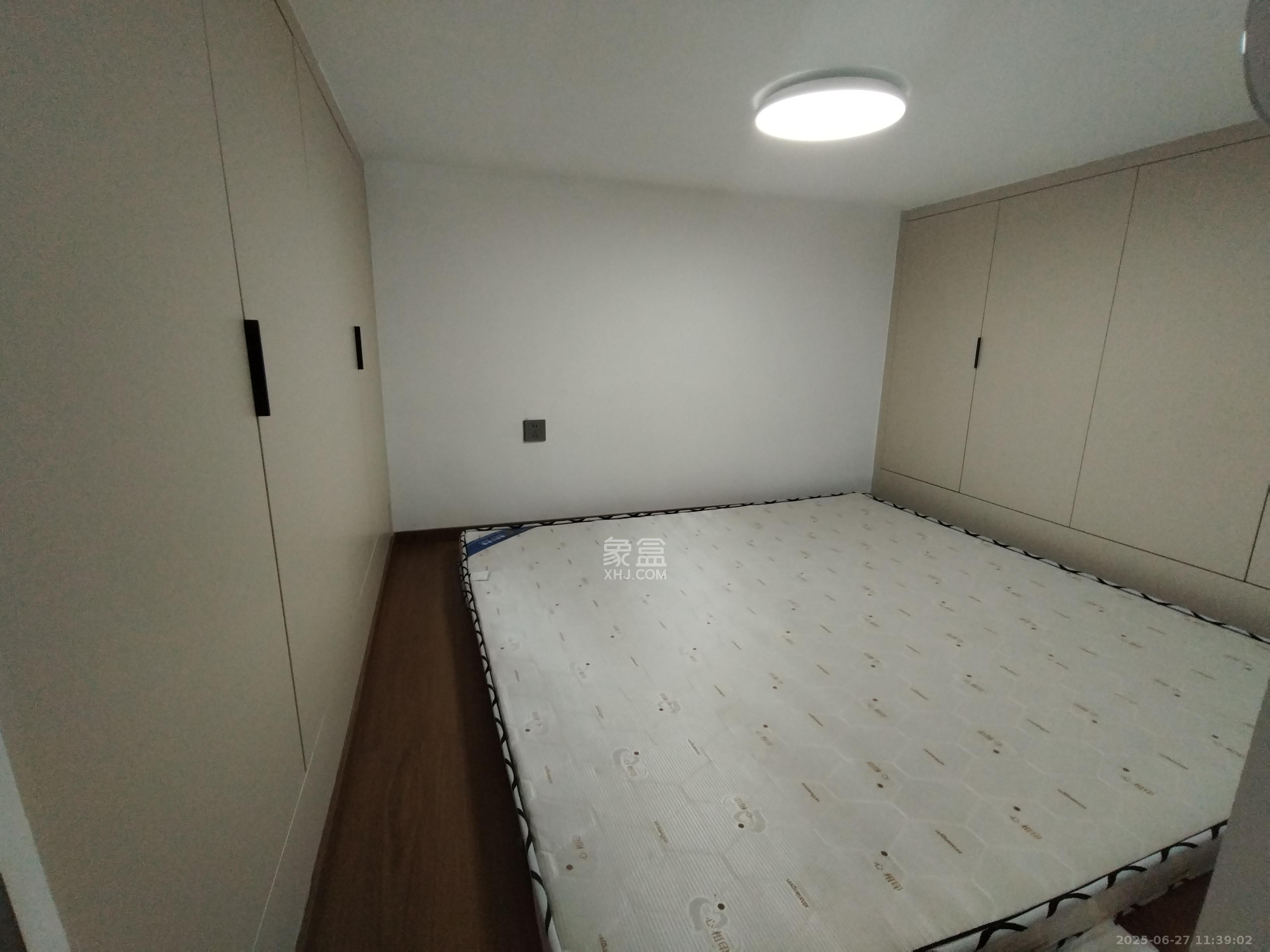福晟翡翠湾  1室1厅2卫   2400.00元/月室内图