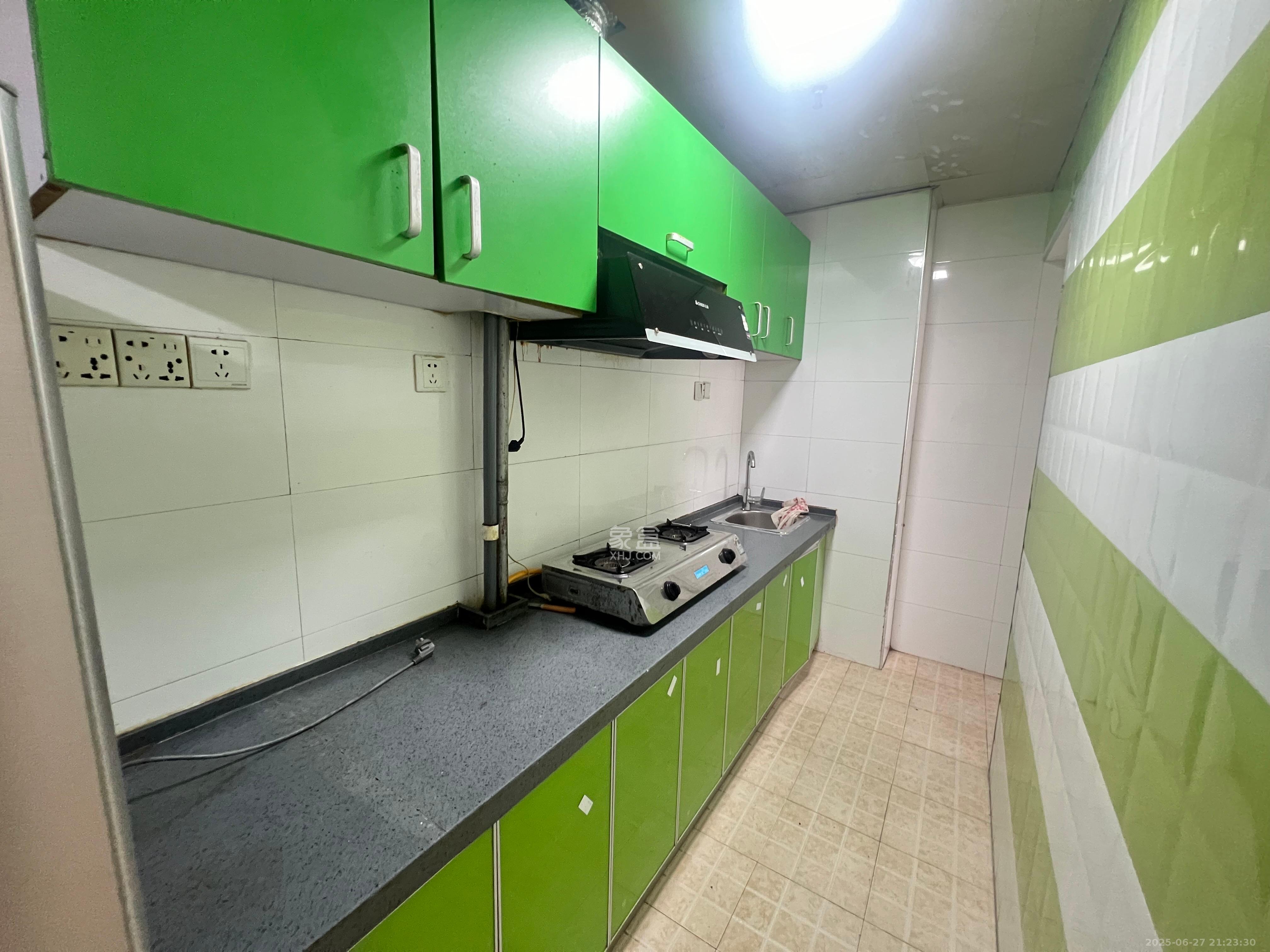 红星国际星城 1室1厅1卫 1600.0元/月 红星国际星城 1室1厅1卫 1600.0元/月室内图