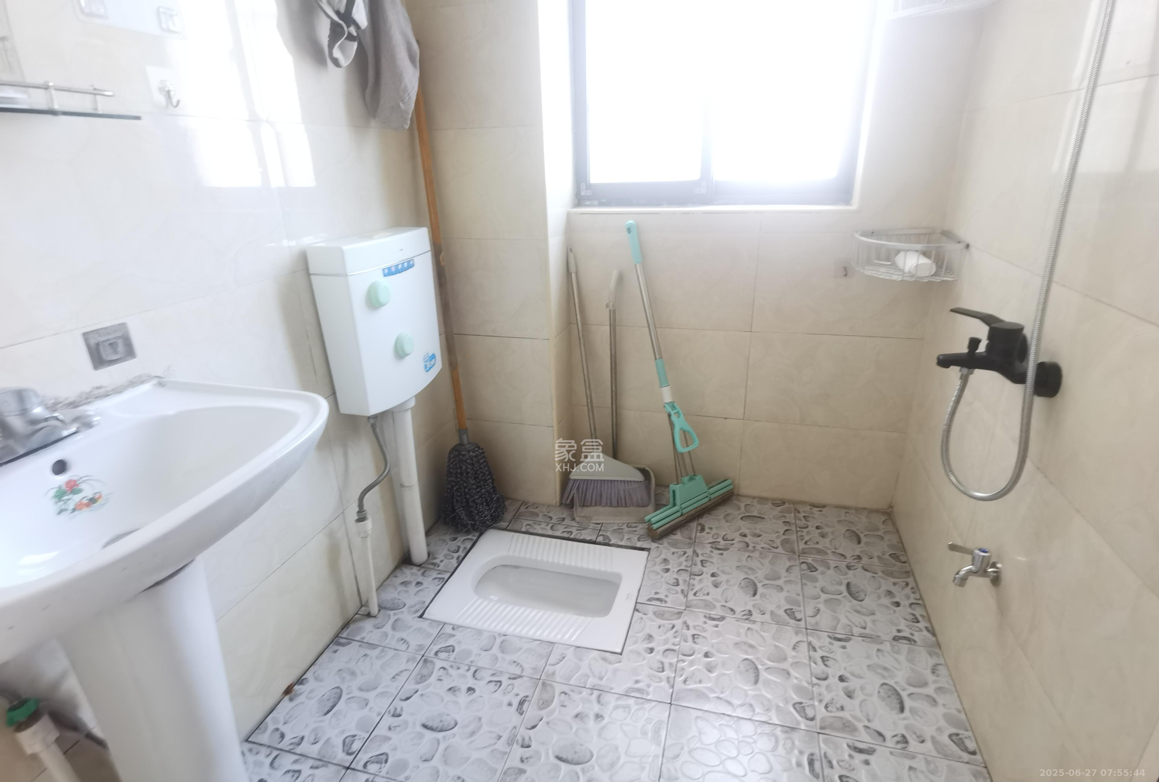 佳美紫郡  3室2厅1卫   1600.00元/月室内图