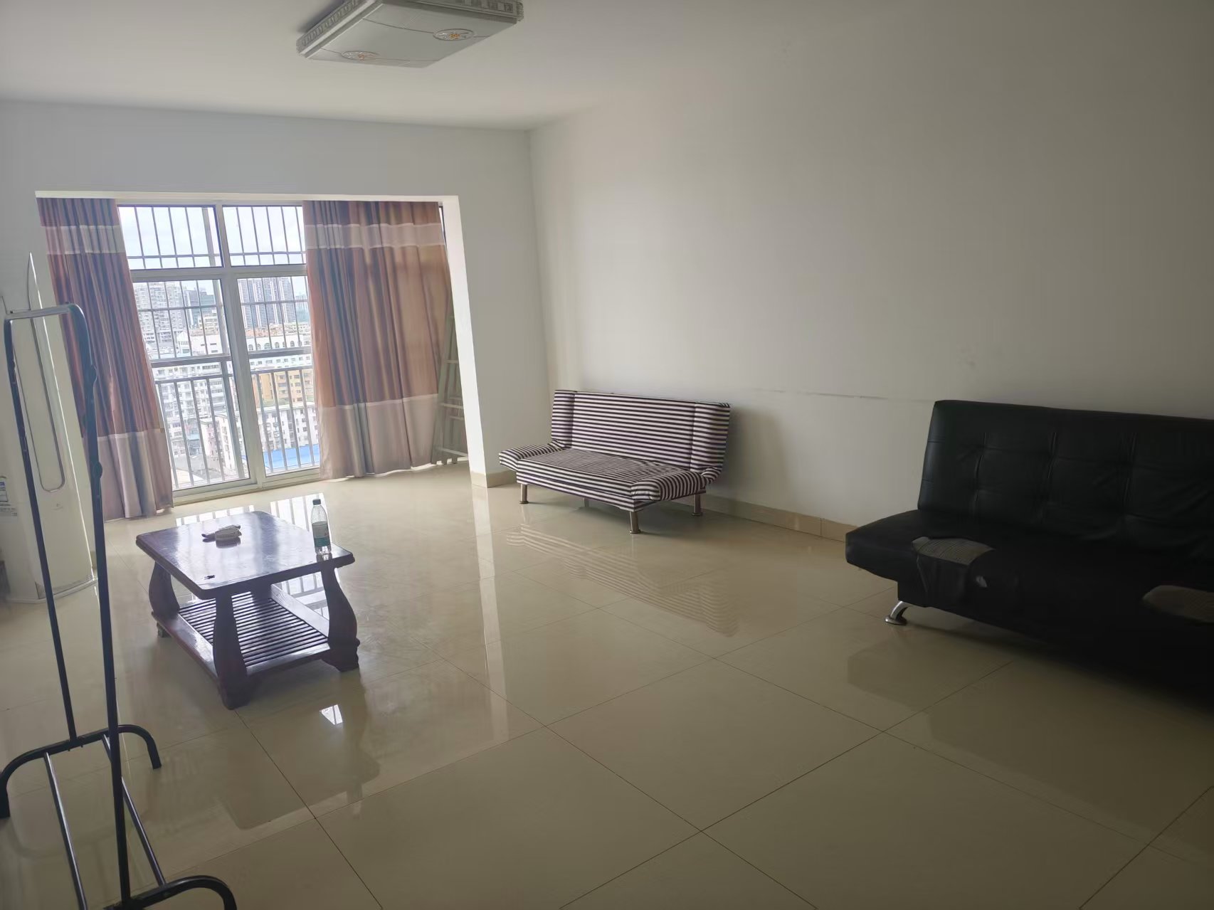 宇元万向城 3室2厅2卫 2400.0元/月 宇元万向城 3室2厅2卫 2400.0元/月室内图