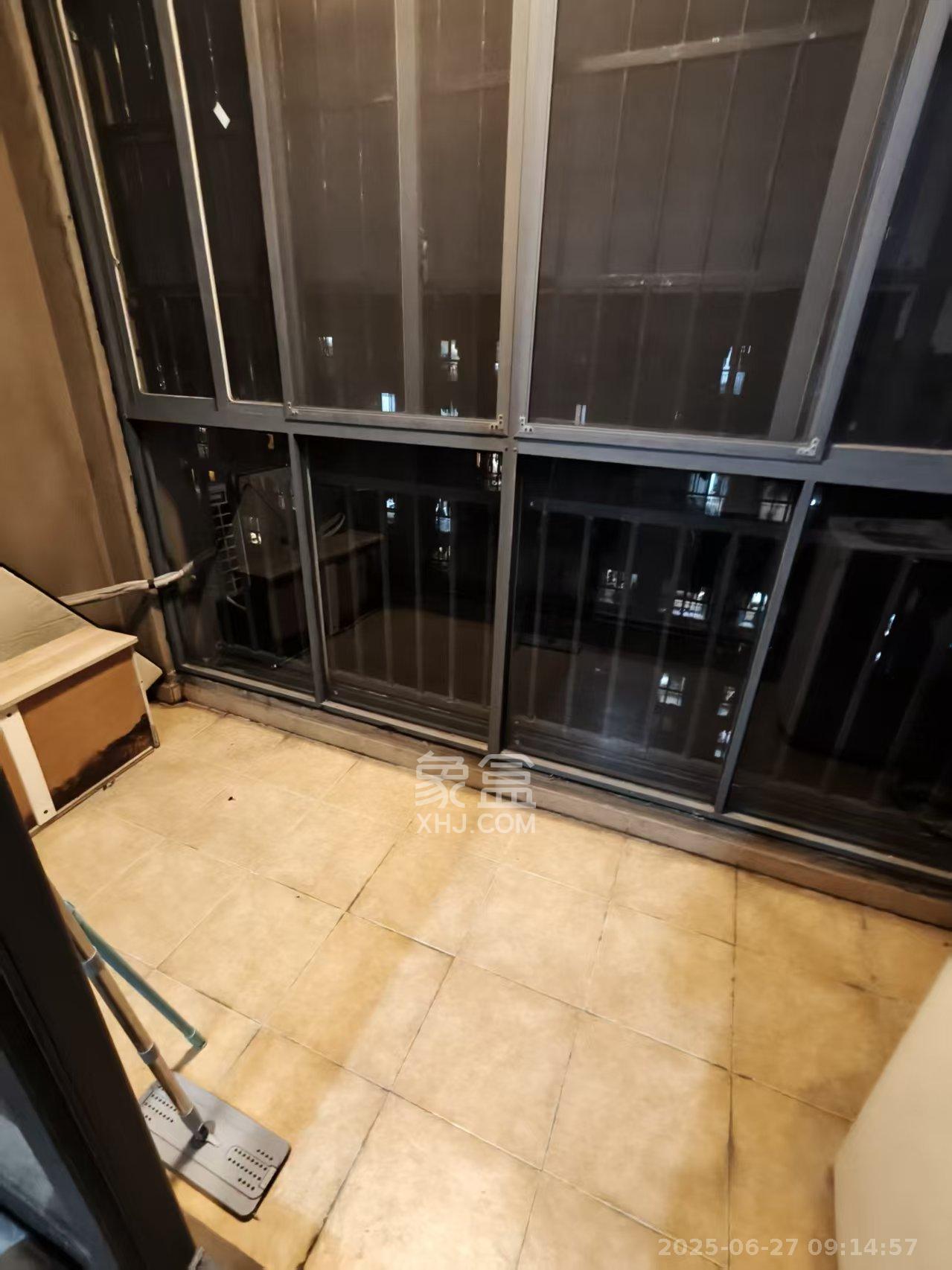 花漾年华(桂花园) 1室1厅1卫 1380.0元/月 花漾年华(桂花园) 1室1厅1卫 1380.0元/月室内图