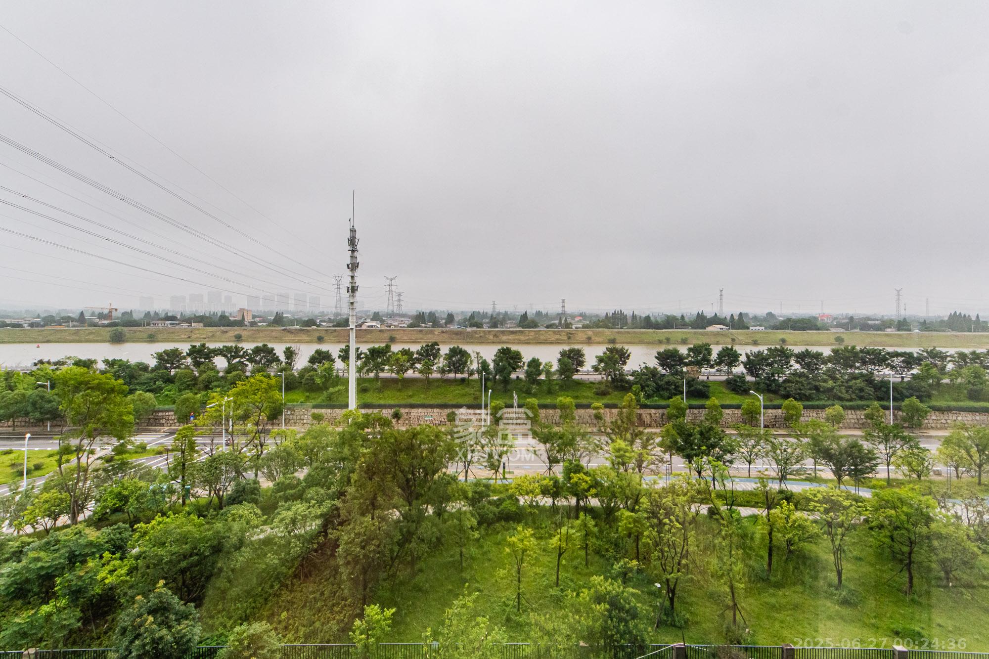 长房雍景湾  4室2厅2卫   196.00万其他
