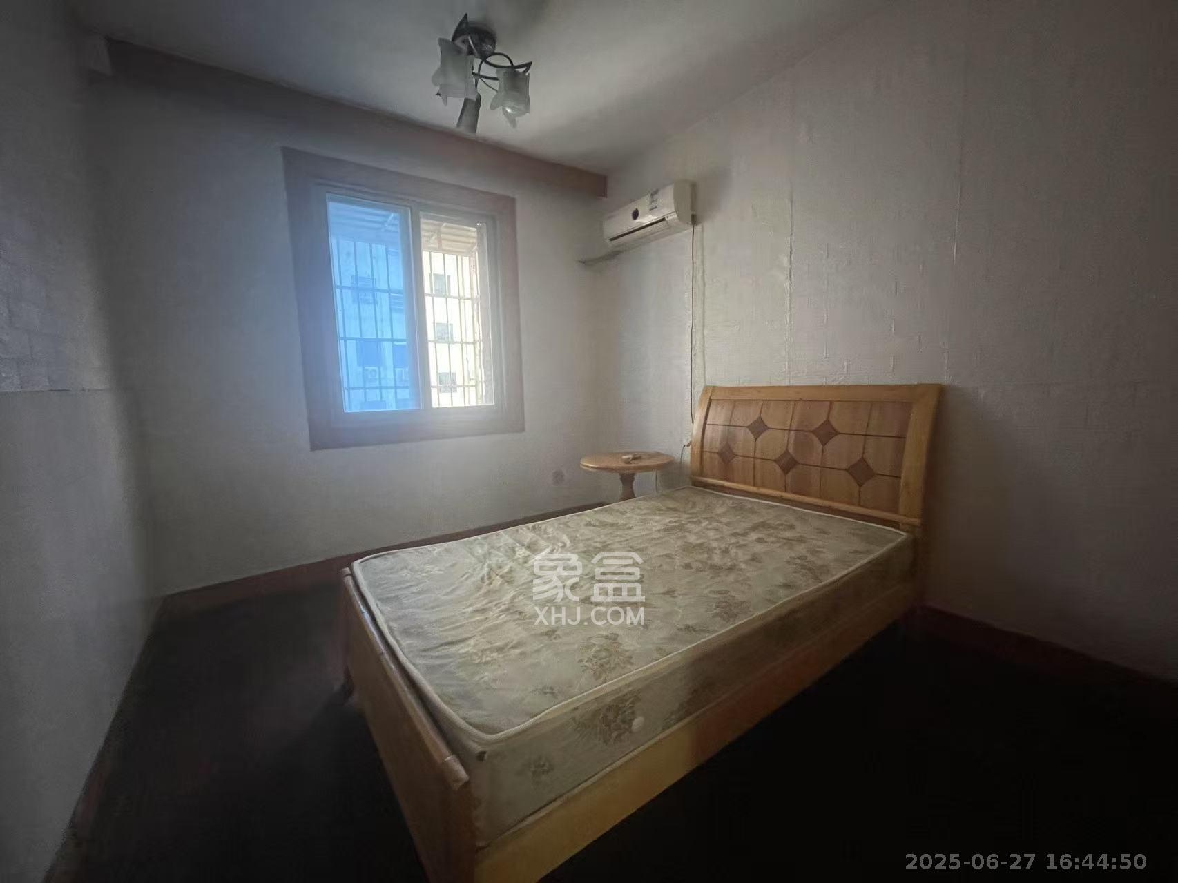 窑岭光大银行宿舍  3室1厅2卫    2400.0元/月 窑岭光大银行宿舍  3室1厅2卫    2400.0元/月室内图