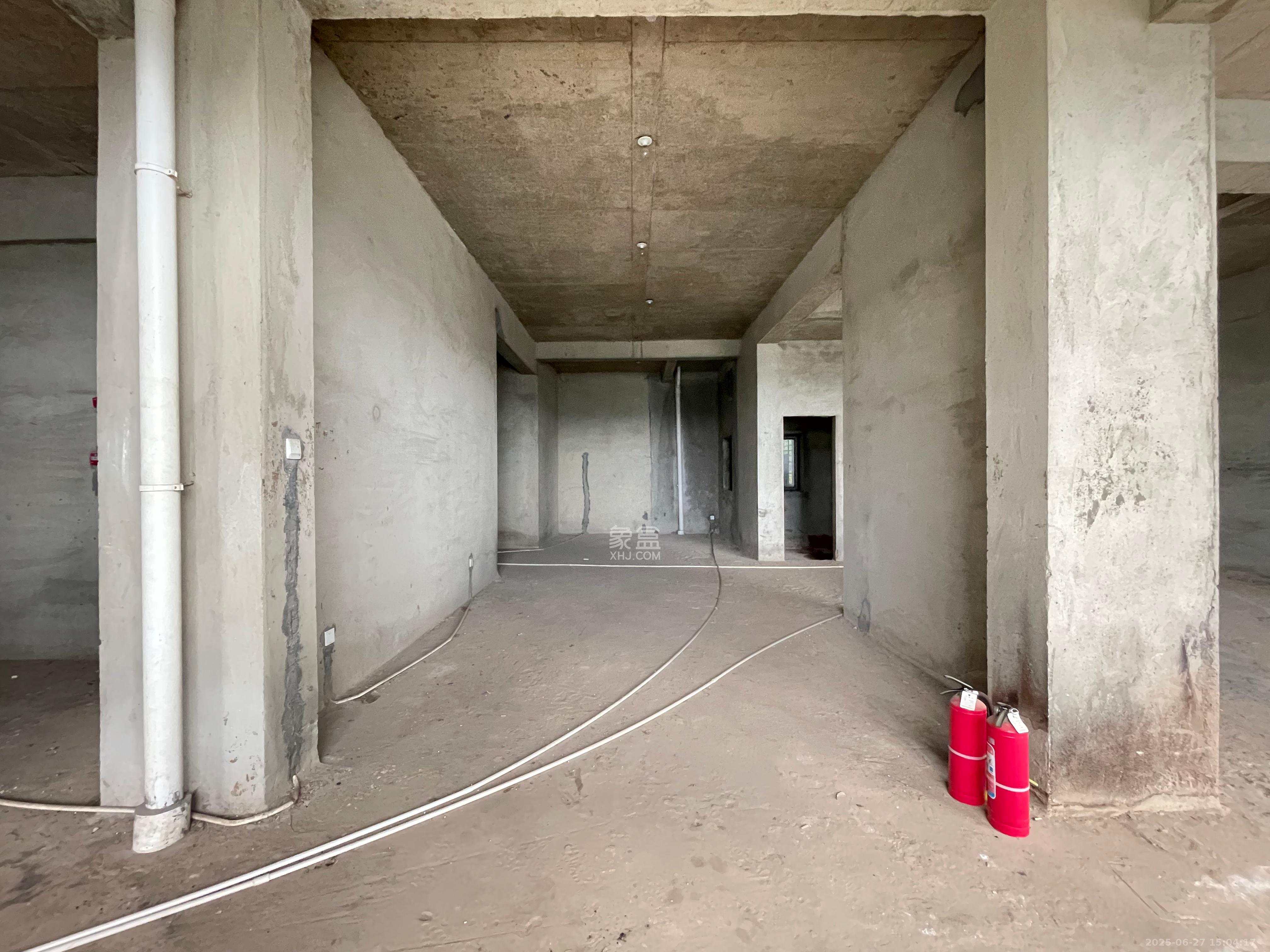 恒大名都   221.86㎡      2500.0元/月室内图