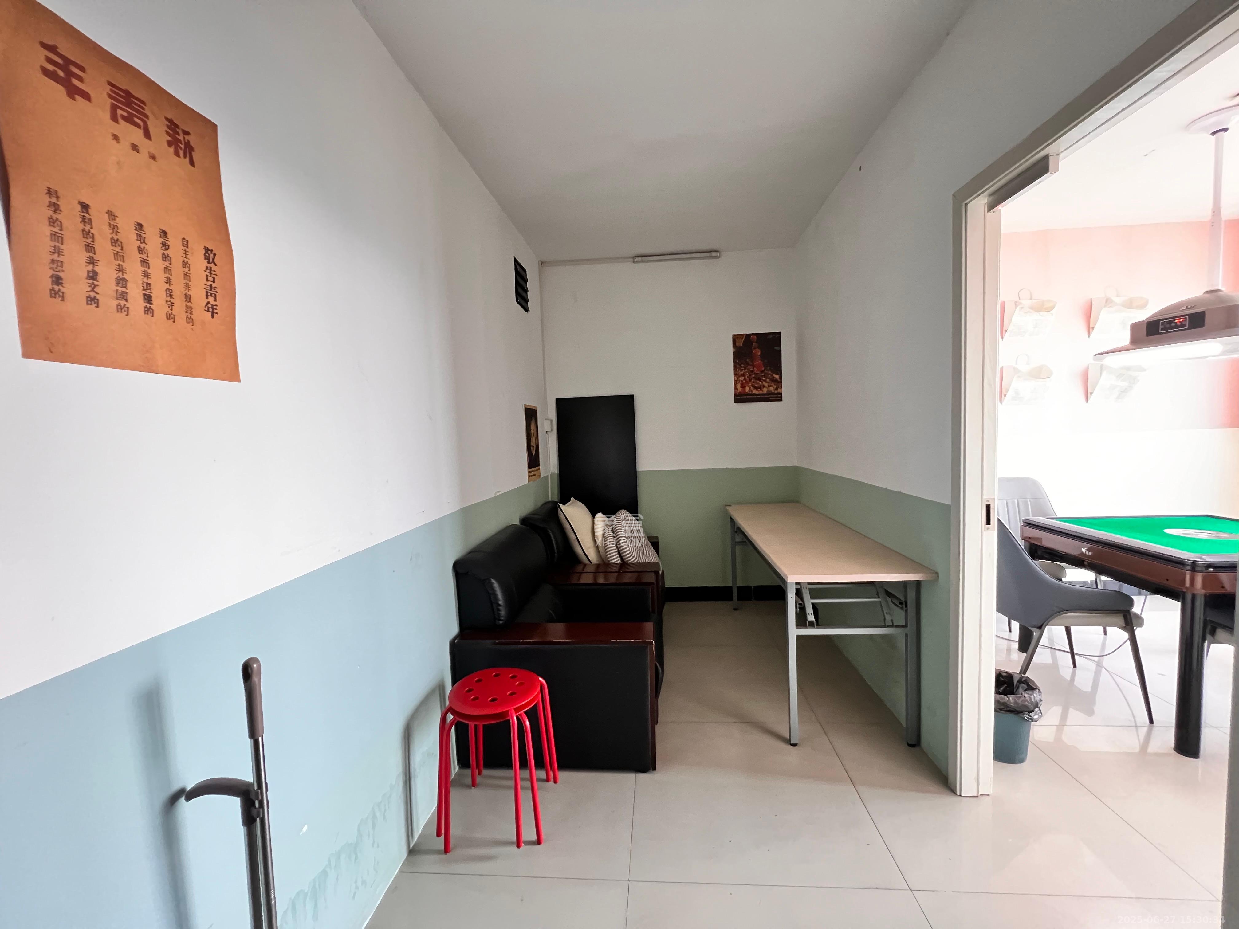 高桥现代商贸城  3室1厅1卫    3000.0元/月室内图