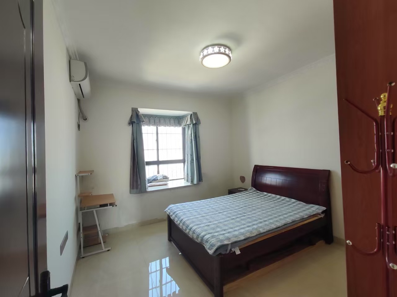 家顺花园  3室2厅2卫   2400.00元/月室内图