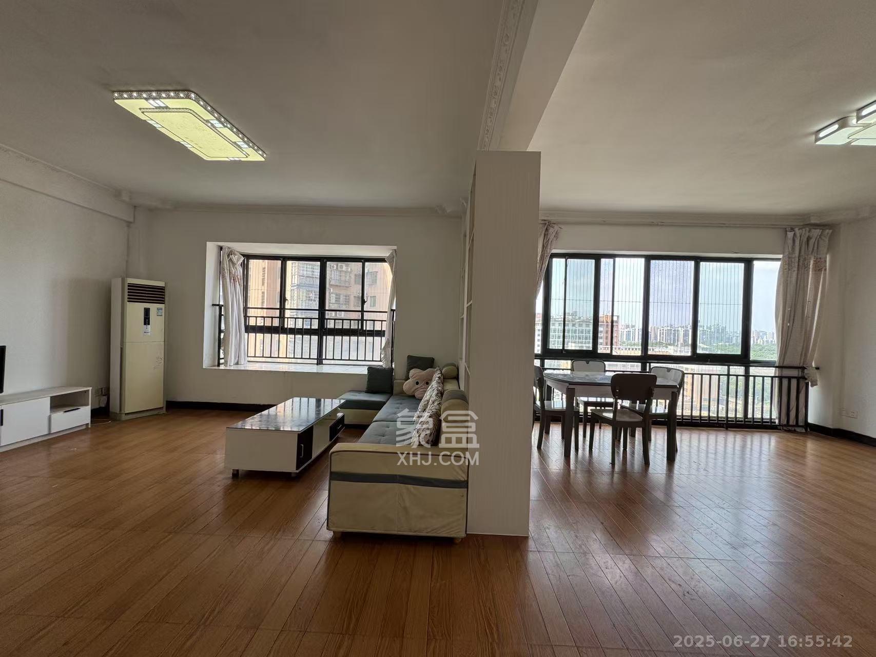 瑞都华庭(华庭美苑) 3室2厅2卫 2500.0元/月 瑞都华庭(华庭美苑) 3室2厅2卫 2500.0元/月室内图