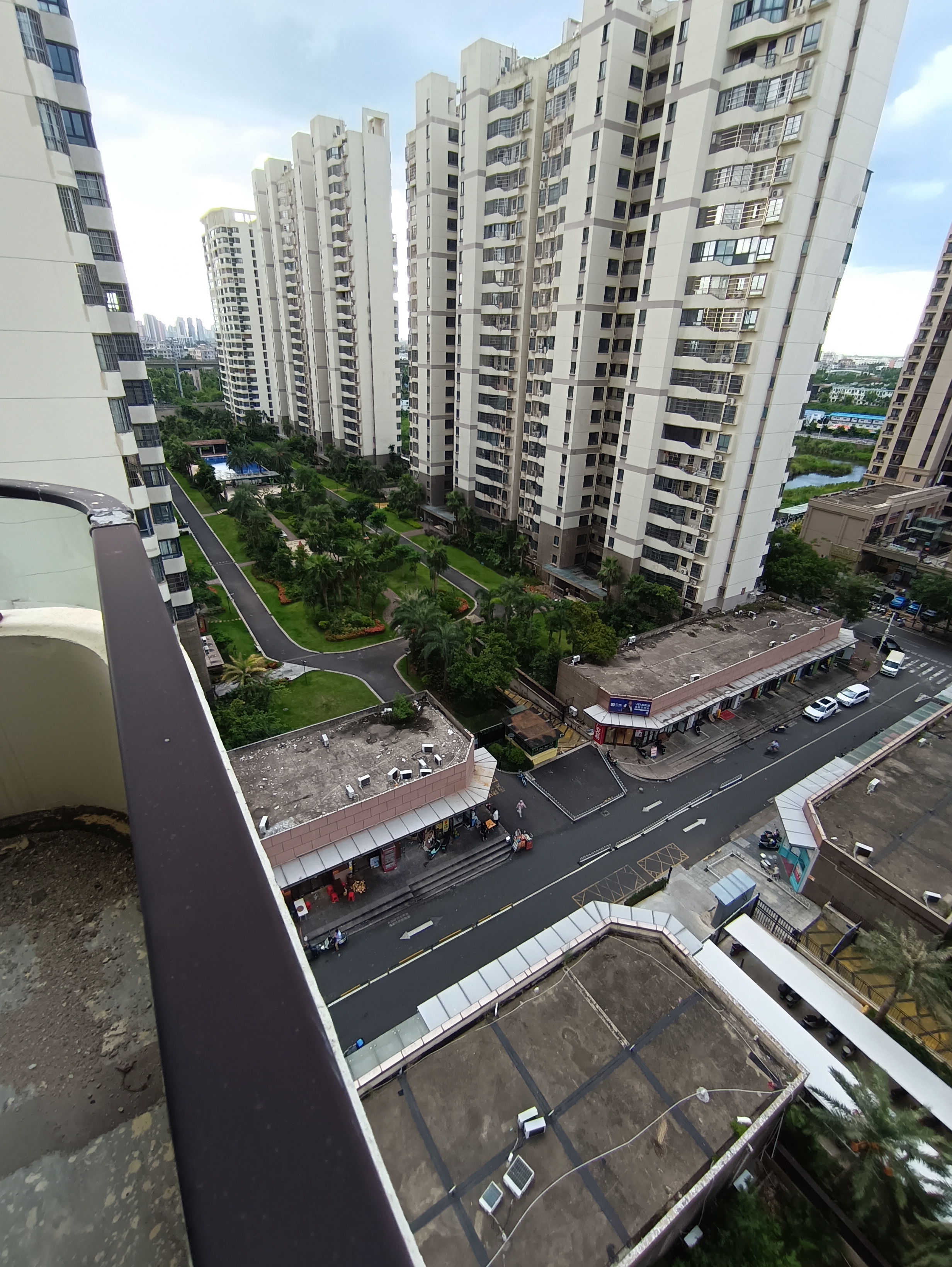 新城吾悦广场 4室2厅2卫 210.0万 新城吾悦广场 4室2厅2卫 210.0万客厅