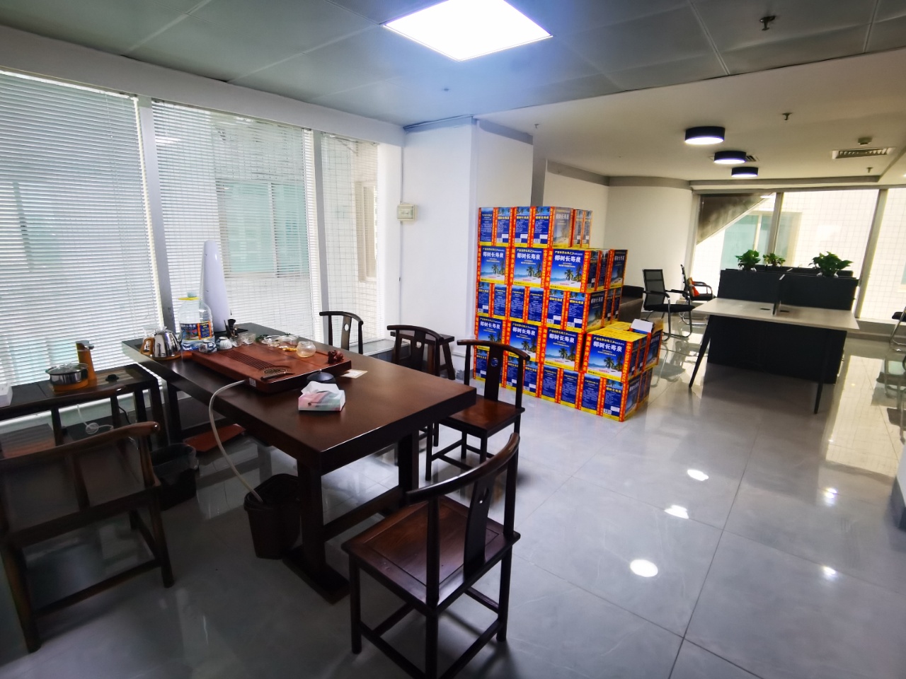 海景湾大厦 8室2厅1卫 16800.0元/月 海景湾大厦 8室2厅1卫 16800.0元/月室内图