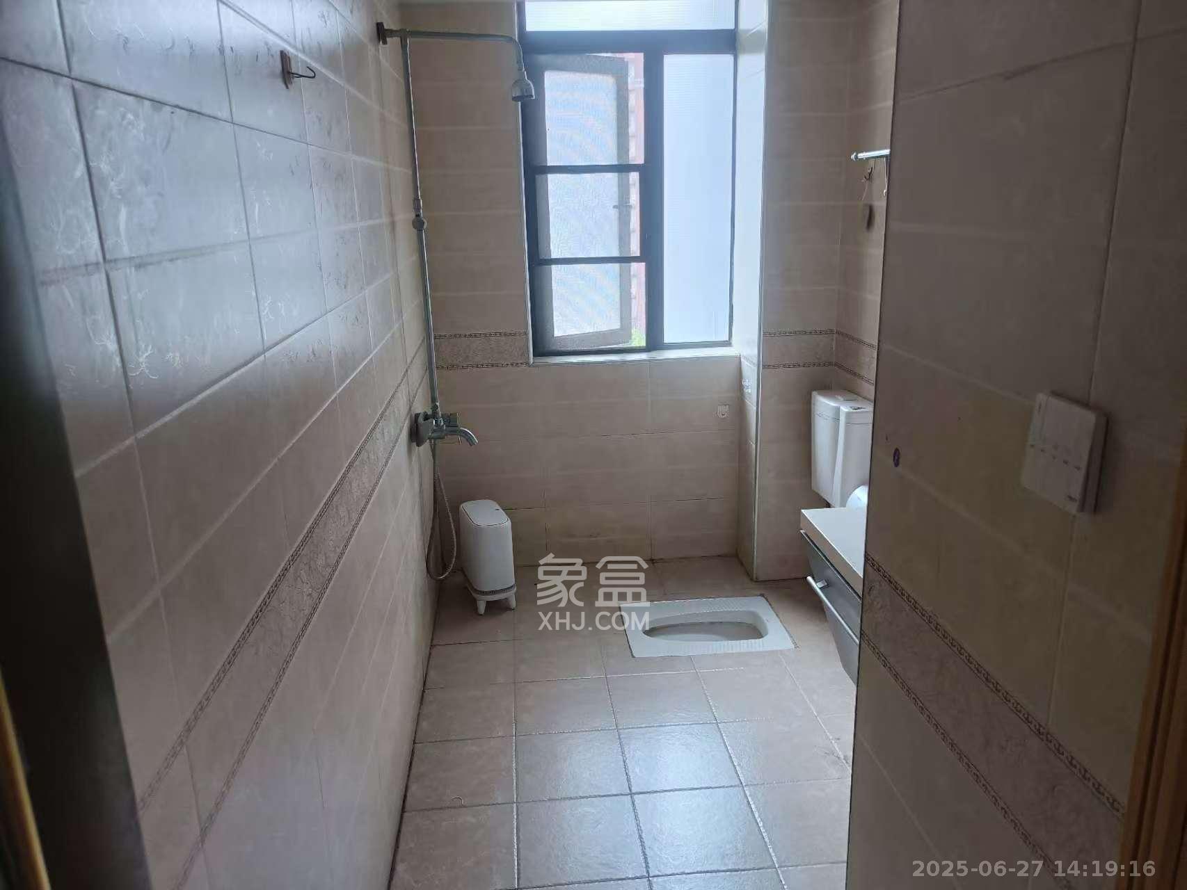 和卉家园 3室2厅2卫 3600.0元/月 和卉家园 3室2厅2卫 3600.0元/月室内图