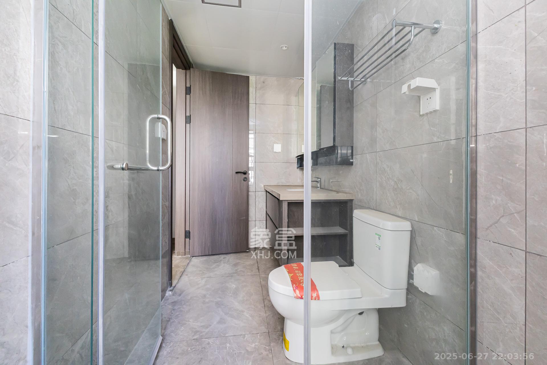 越秀湘江星汇城三期 4室2厅2卫 162.0万 越秀湘江星汇城三期 4室2厅2卫 162.0万卫生间