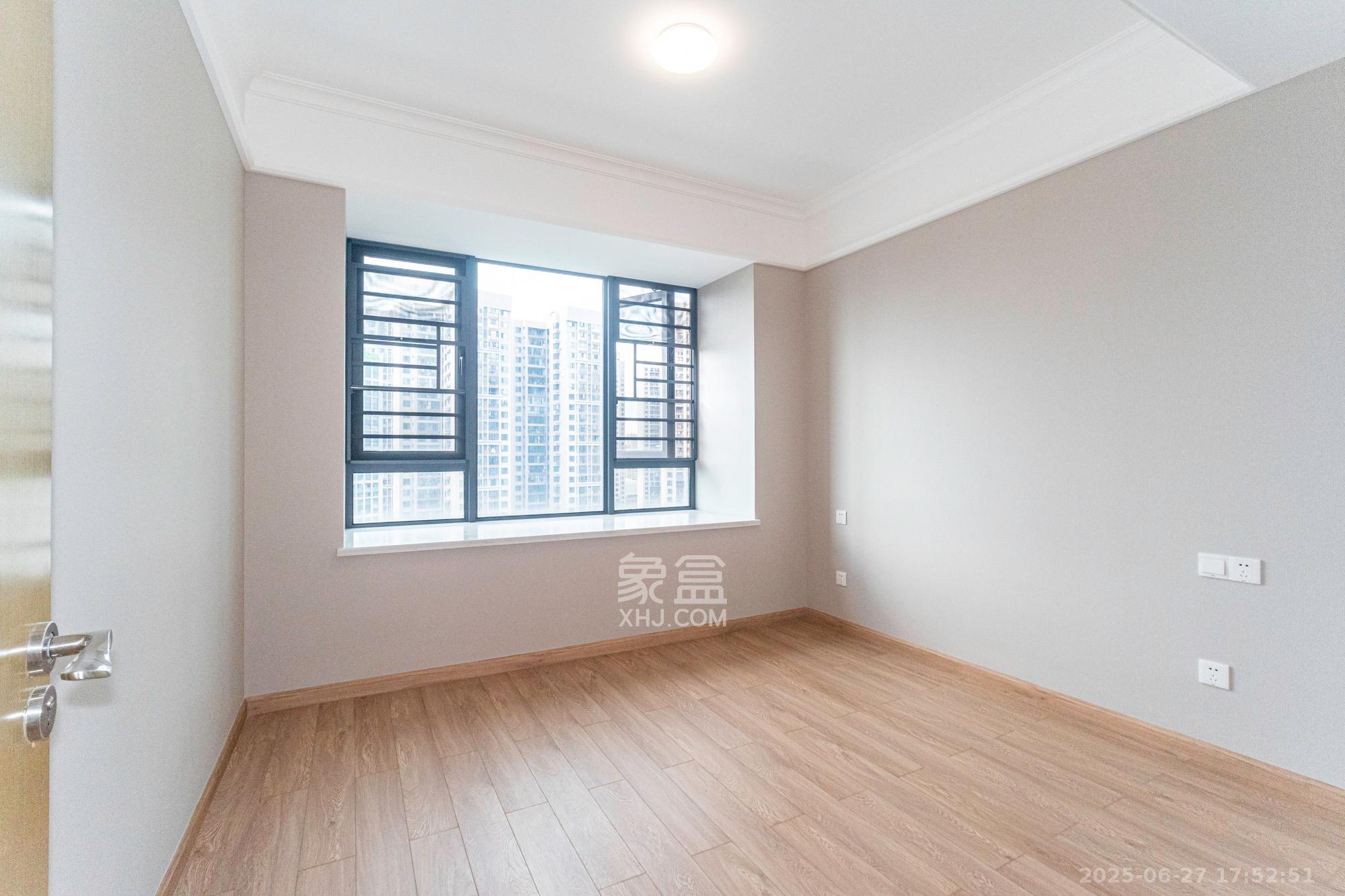 运达锦绣广场 4室2厅2卫 172.8万 运达锦绣广场 4室2厅2卫 172.8万卧室