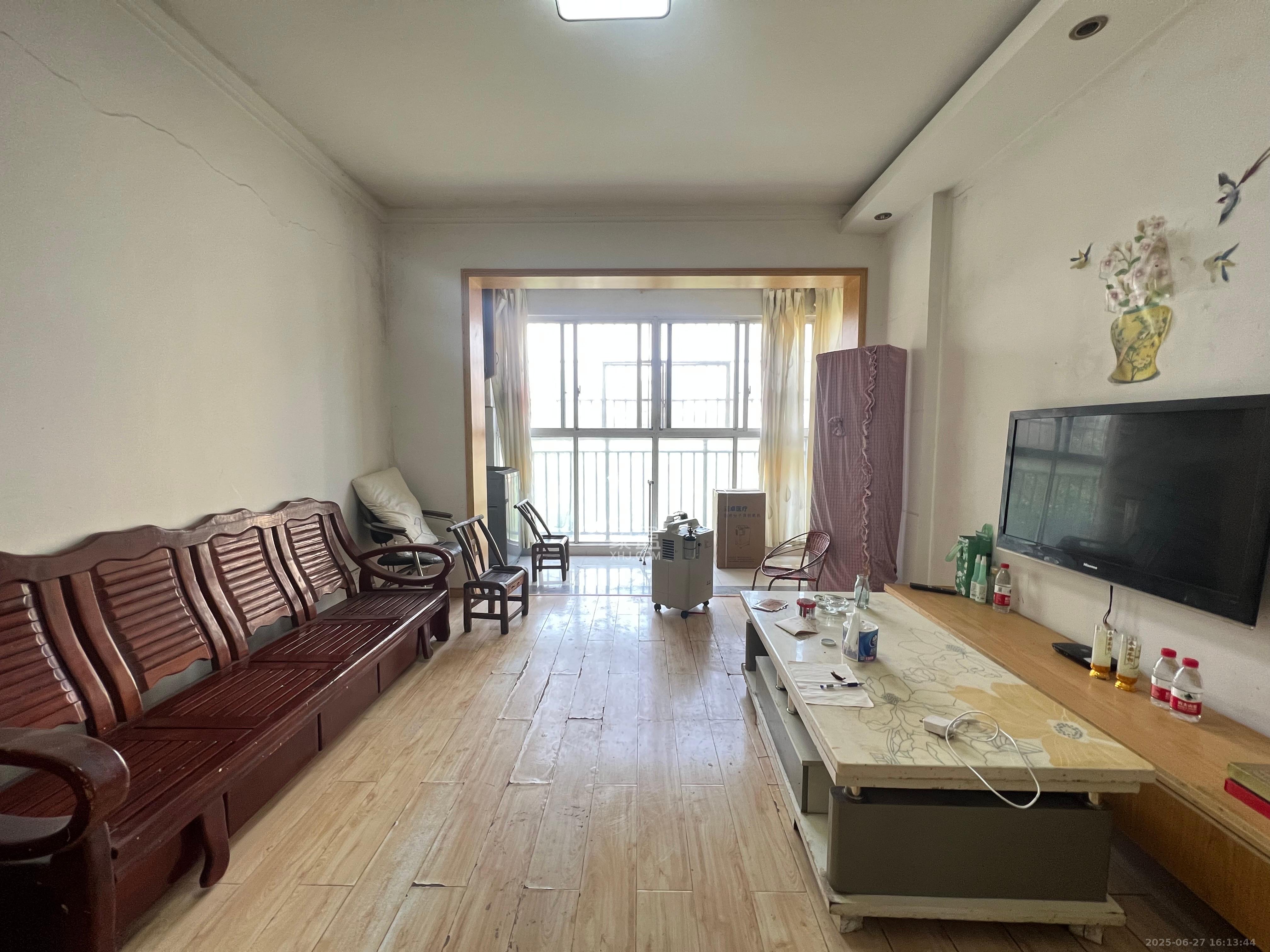 谷山庭院  3室2厅1卫   1800.00元/月