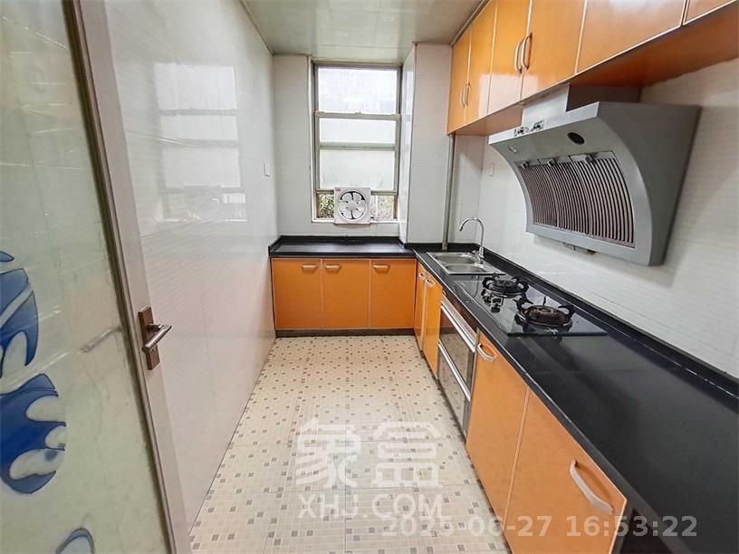 阳光100二期 2室2厅1卫 2300.0元/月 阳光100二期 2室2厅1卫 2300.0元/月室内图