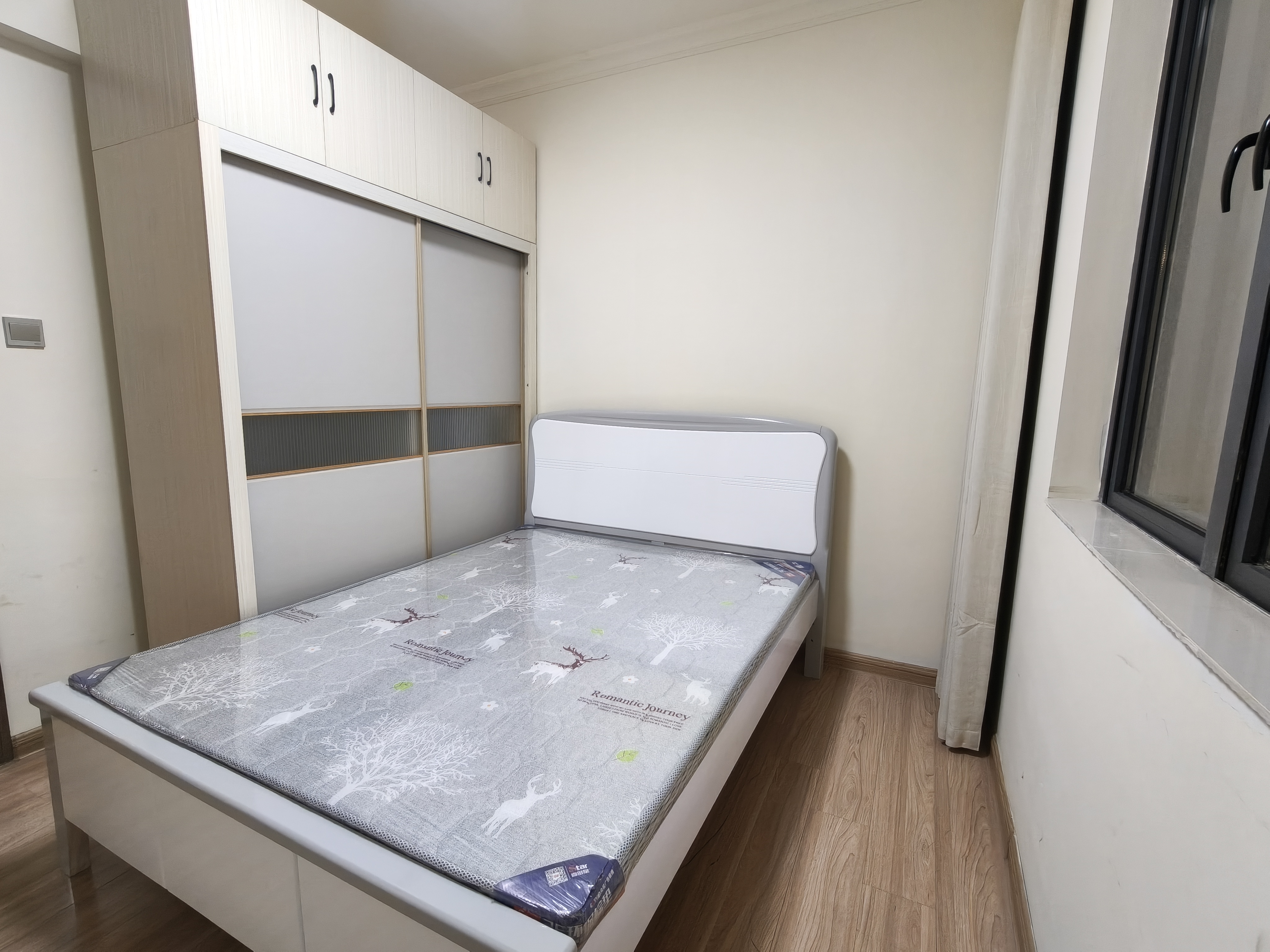 碧桂园梓山府  3室2厅2卫   1800.00元/月室内图