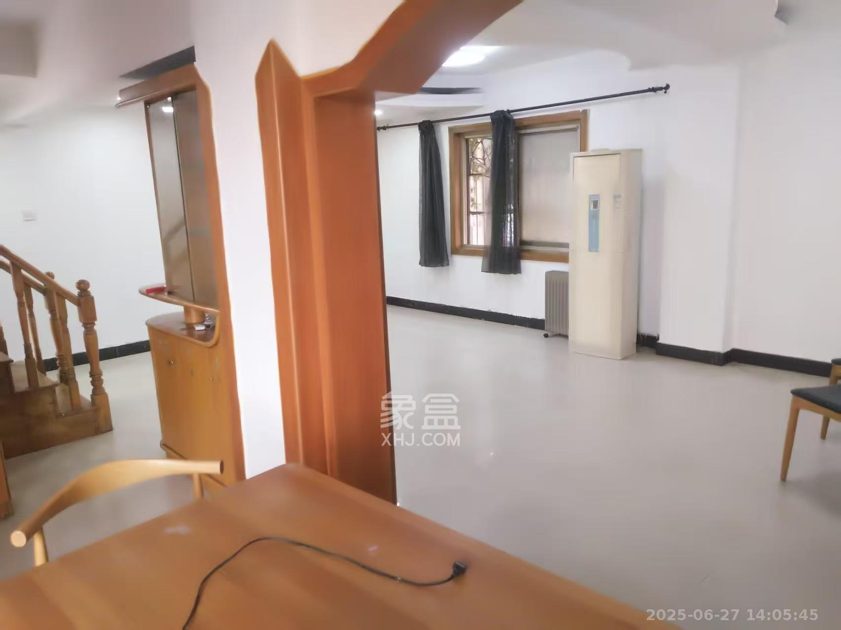 盾华实业（盾华商住楼）  5室2厅2卫   2000.00元/月室内图