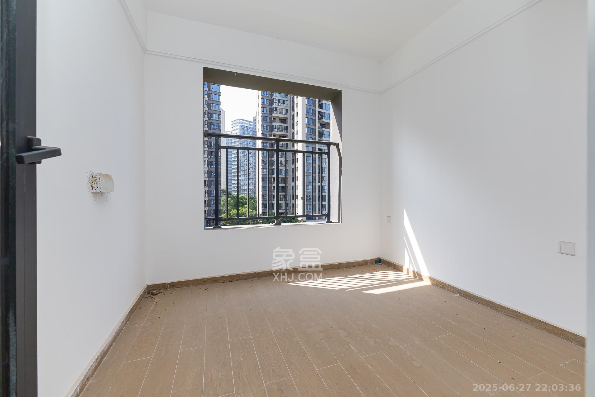 越秀湘江星汇城三期 4室2厅2卫 162.0万 越秀湘江星汇城三期 4室2厅2卫 162.0万卧室