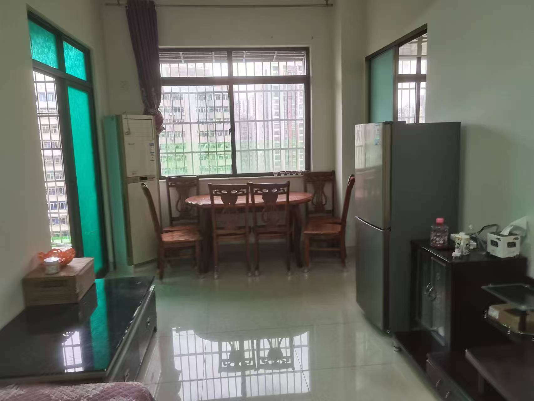 宜家广场 2室1厅1卫 2300.0元/月 宜家广场 2室1厅1卫 2300.0元/月室内图