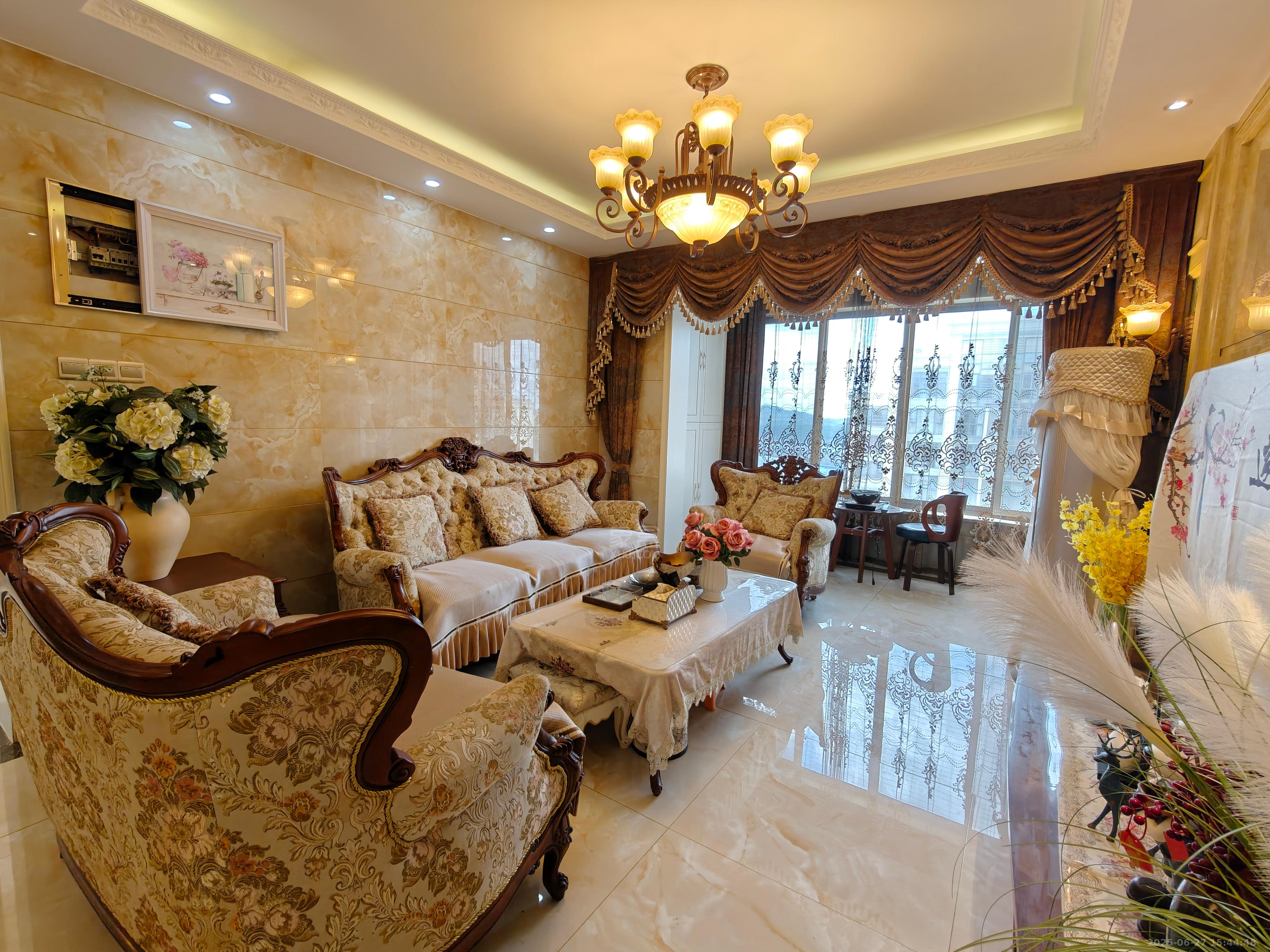 佳兆业金域天下三期 3室2厅1卫 2500.0元/月 佳兆业金域天下三期 3室2厅1卫 2500.0元/月室内图