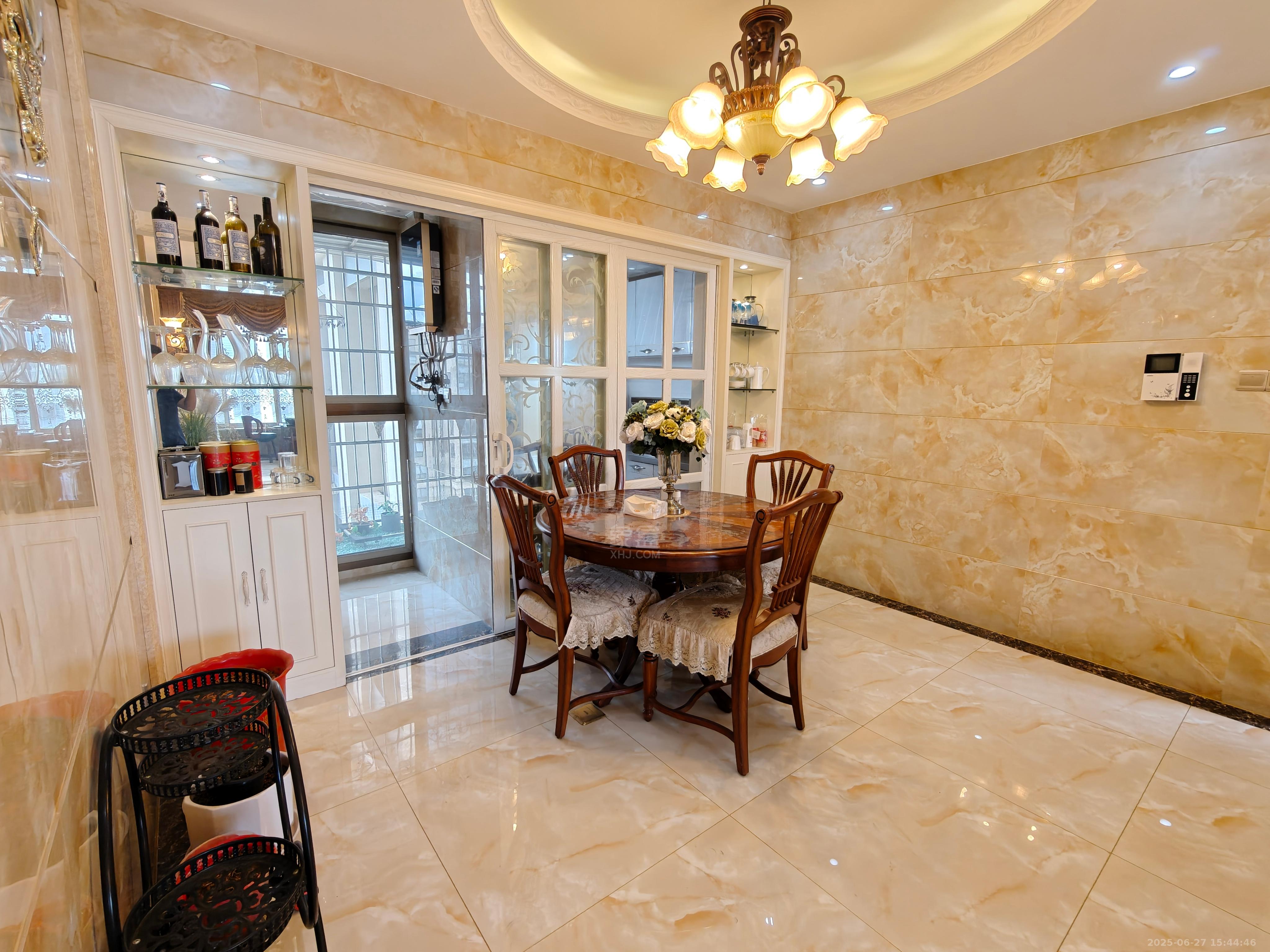 佳兆业金域天下三期 3室2厅1卫 2500.0元/月 佳兆业金域天下三期 3室2厅1卫 2500.0元/月室内图