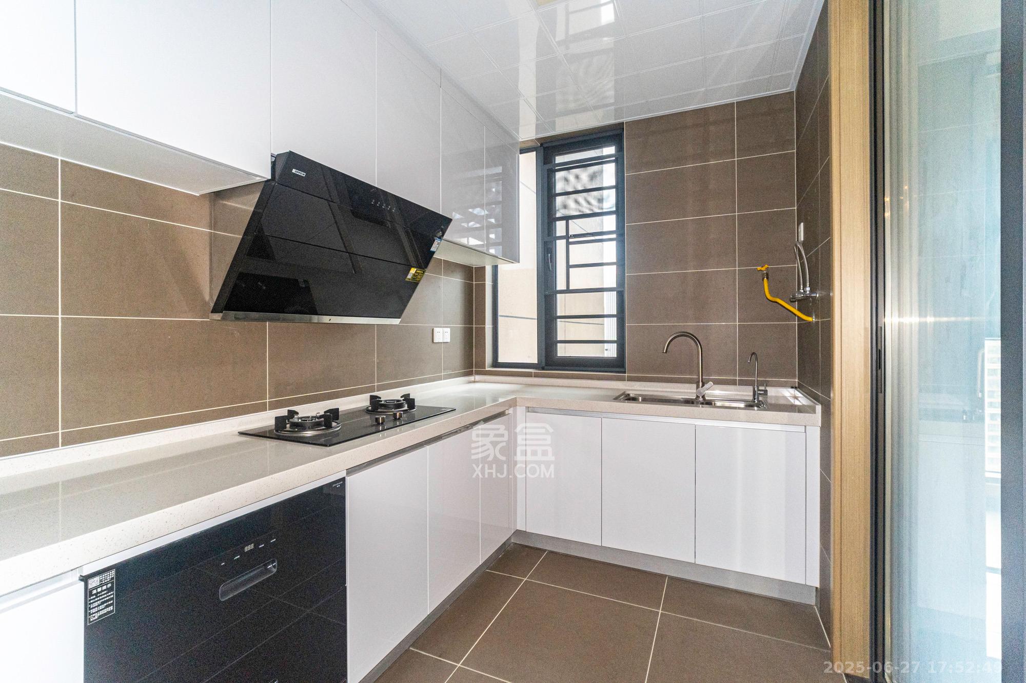 运达锦绣广场 4室2厅2卫 172.8万 运达锦绣广场 4室2厅2卫 172.8万厨房