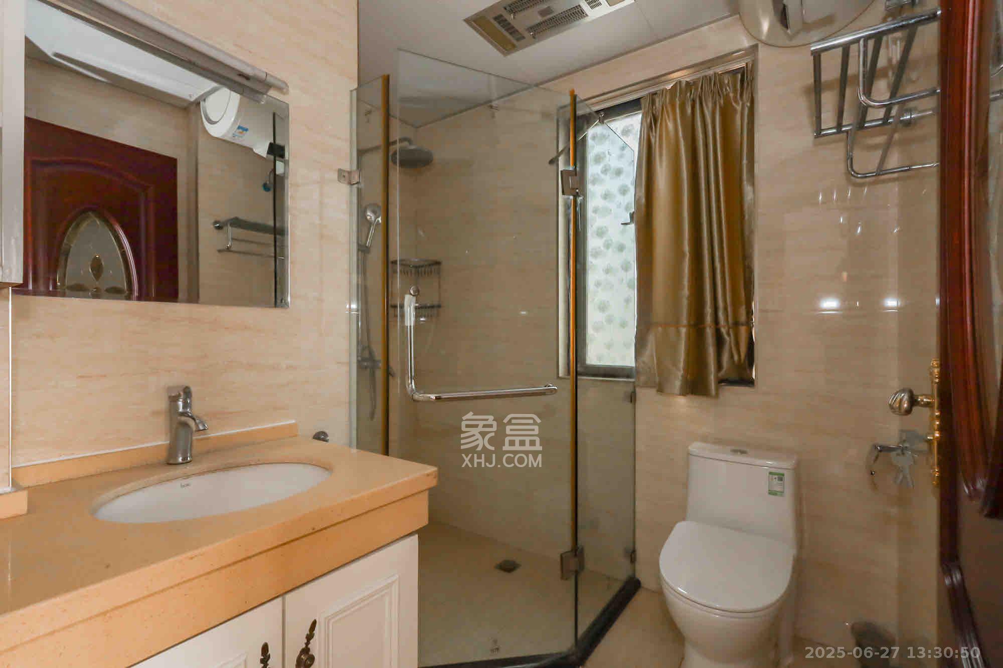 钰龙天下一期  4室2厅2卫    5500.0元/月 钰龙天下一期  4室2厅2卫    5500.0元/月室内图