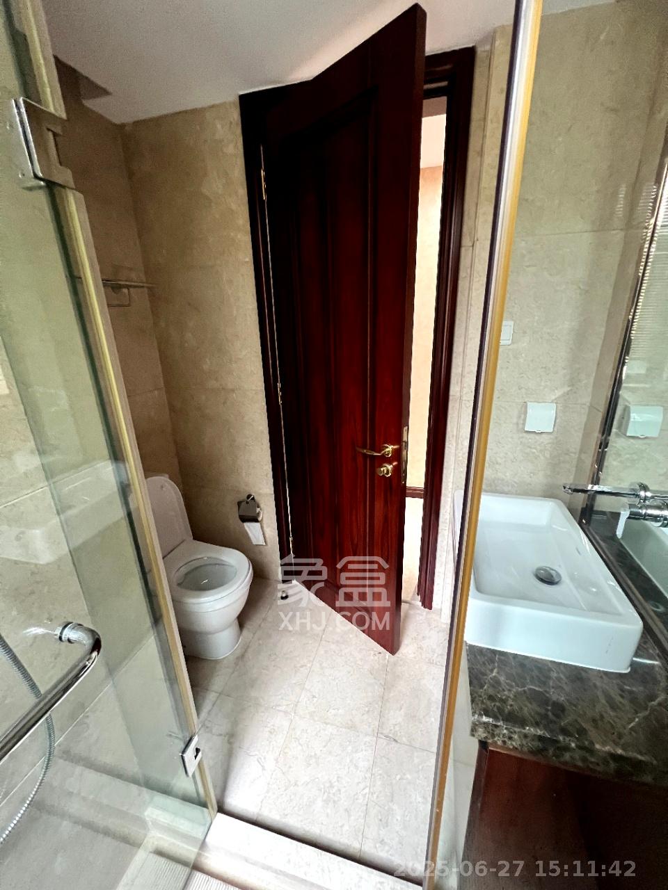 运达中央广场一、二期  3室2厅2卫    10000.0元/月 运达中央广场一、二期  3室2厅2卫    10000.0元/月室内图