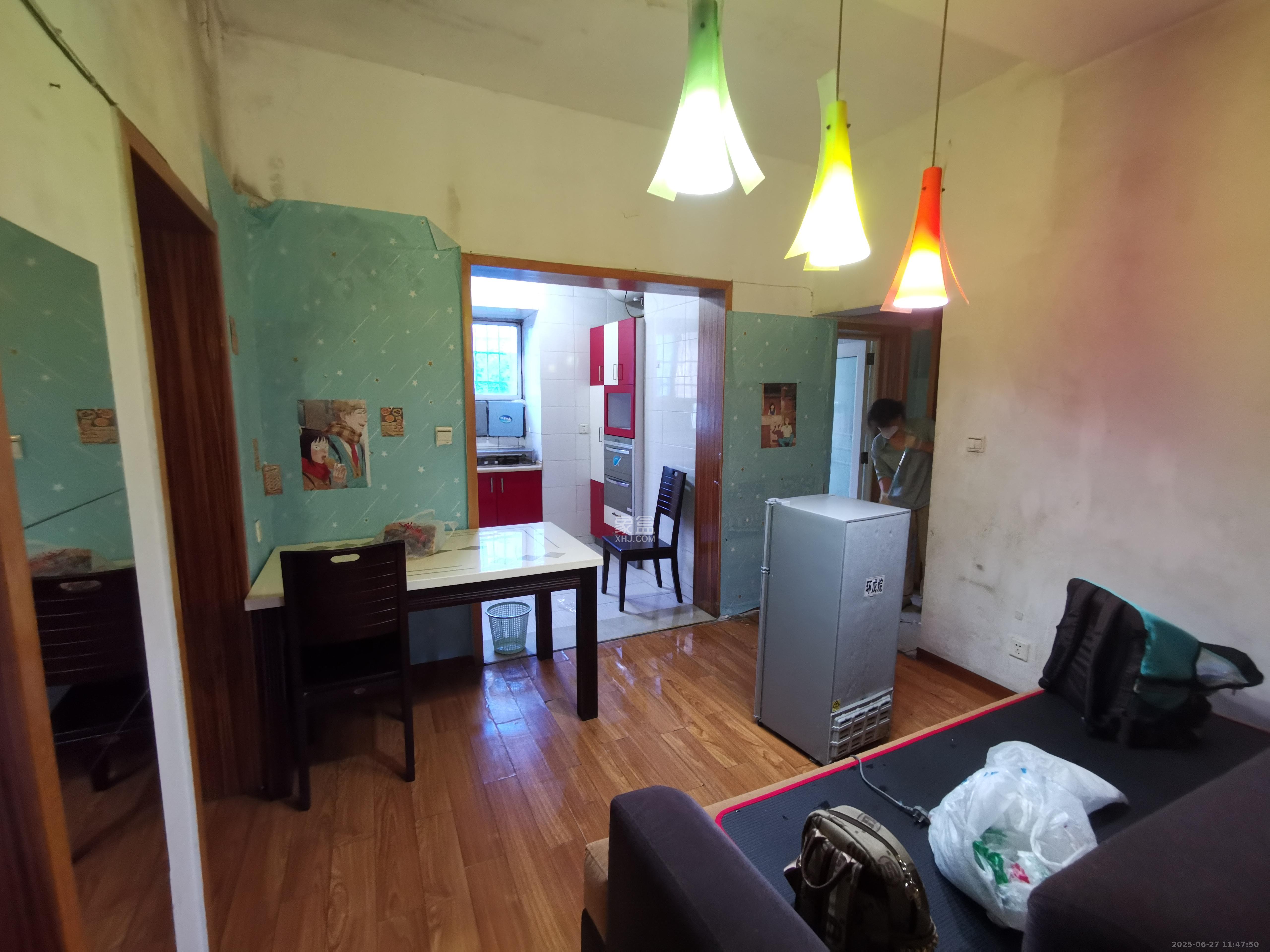 印染厂宿舍  2室1厅1卫    1100.0元/月 印染厂宿舍  2室1厅1卫    1100.0元/月室内图