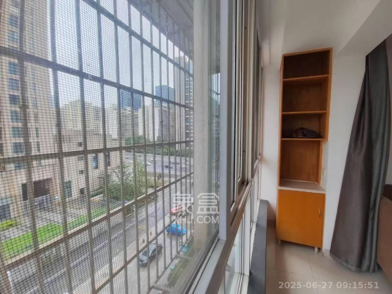 伍家岭生活广场  2室2厅1卫    2200.0元/月 伍家岭生活广场  2室2厅1卫    2200.0元/月室内图