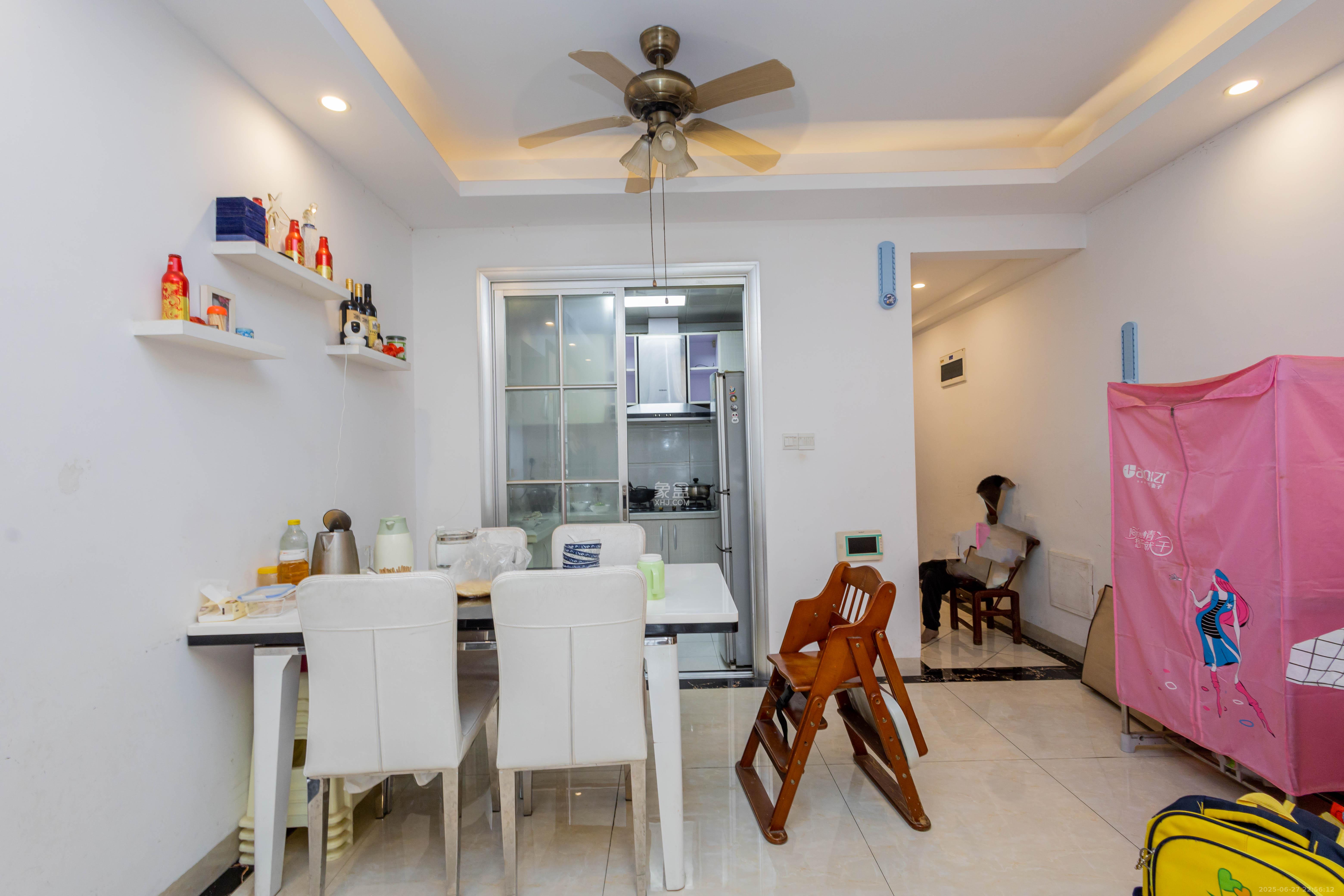 中国铁建国际城二期 1室2厅1卫 55.0万 中国铁建国际城二期 1室2厅1卫 55.0万客厅