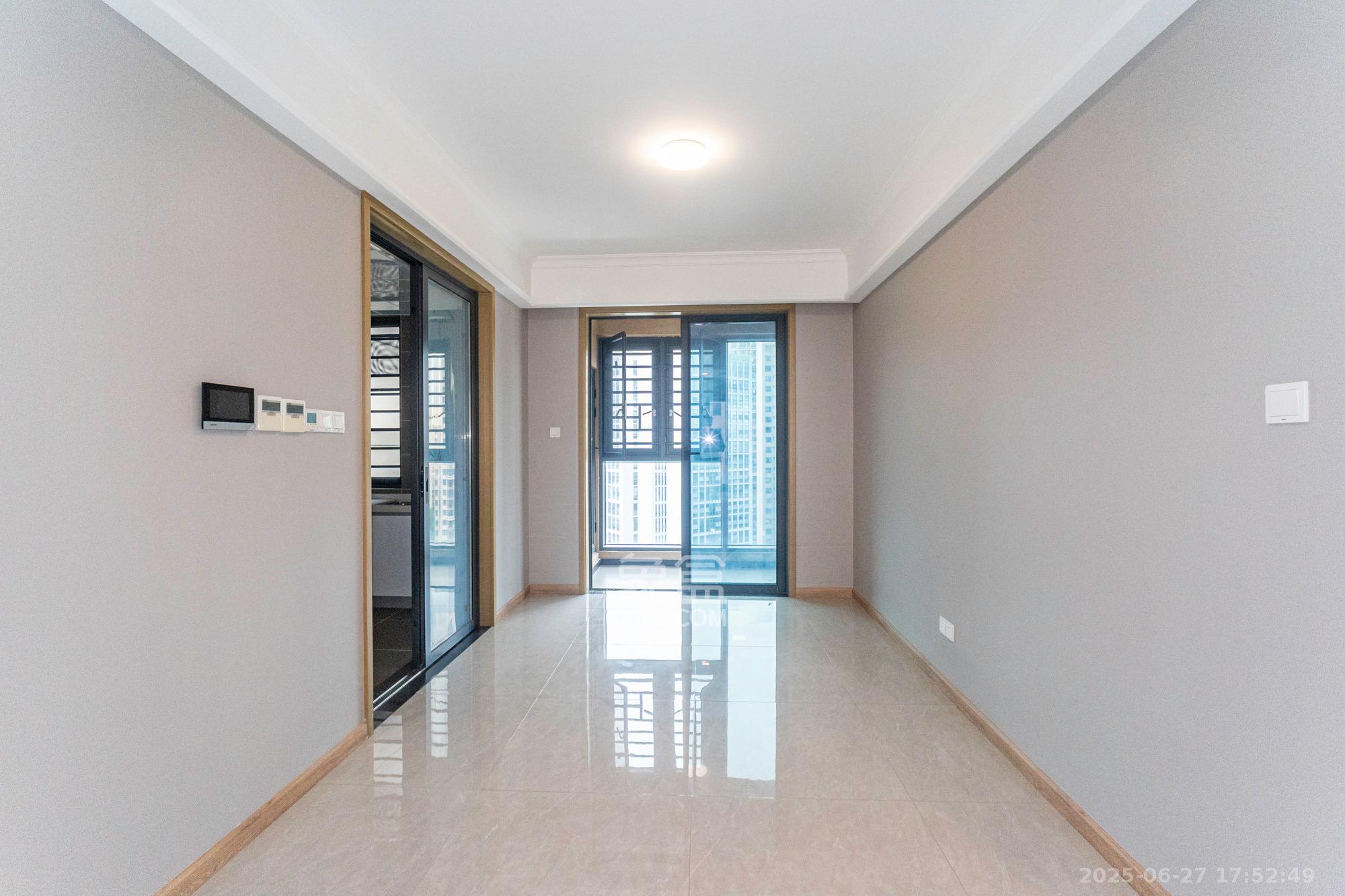 运达锦绣广场 4室2厅2卫 172.8万 运达锦绣广场 4室2厅2卫 172.8万客厅