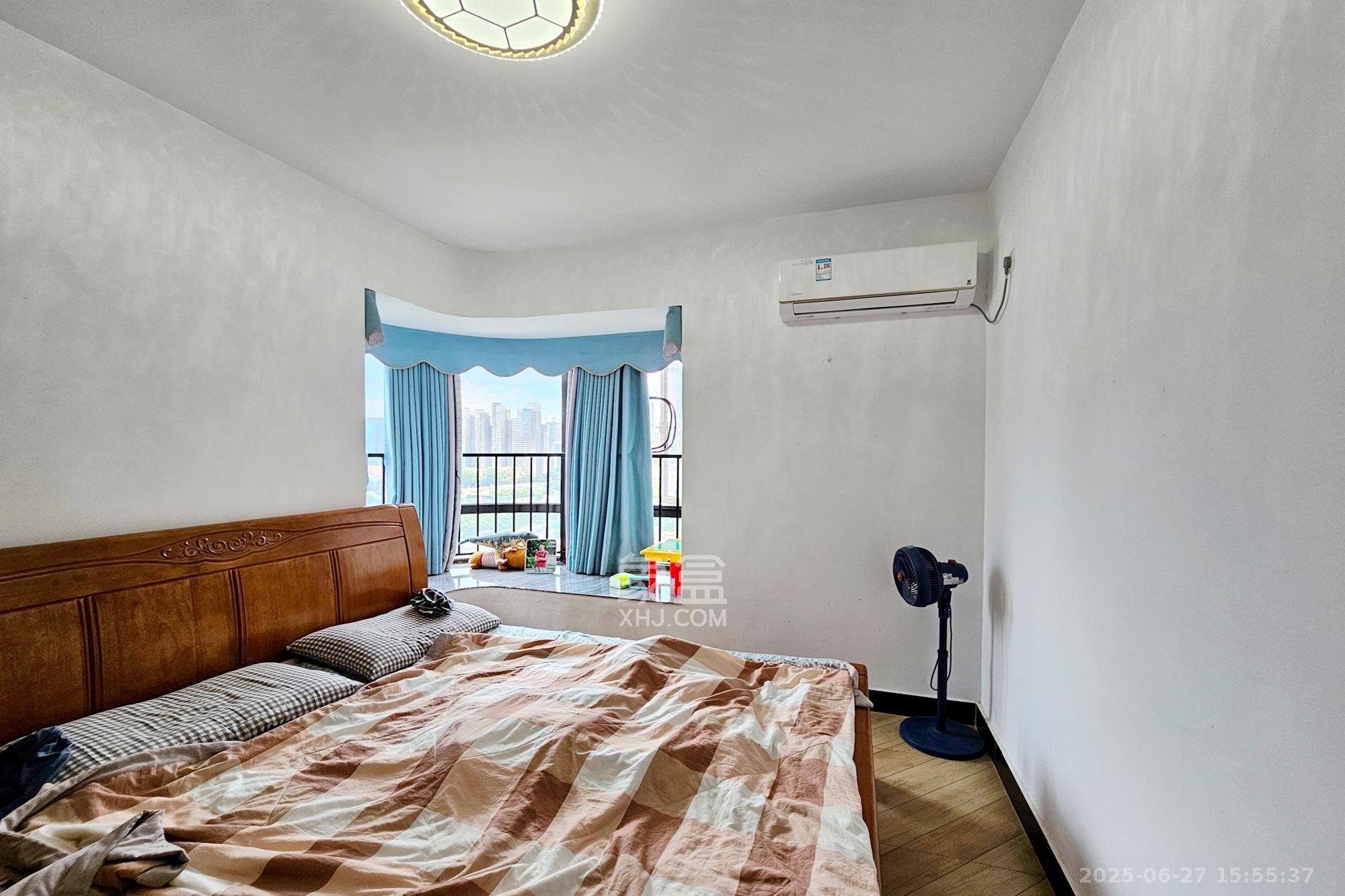 明昇壹城(明昇时代广场)一期  3室2厅1卫    133.5万 明昇壹城(明昇时代广场)一期  3室2厅1卫    133.5万卧室