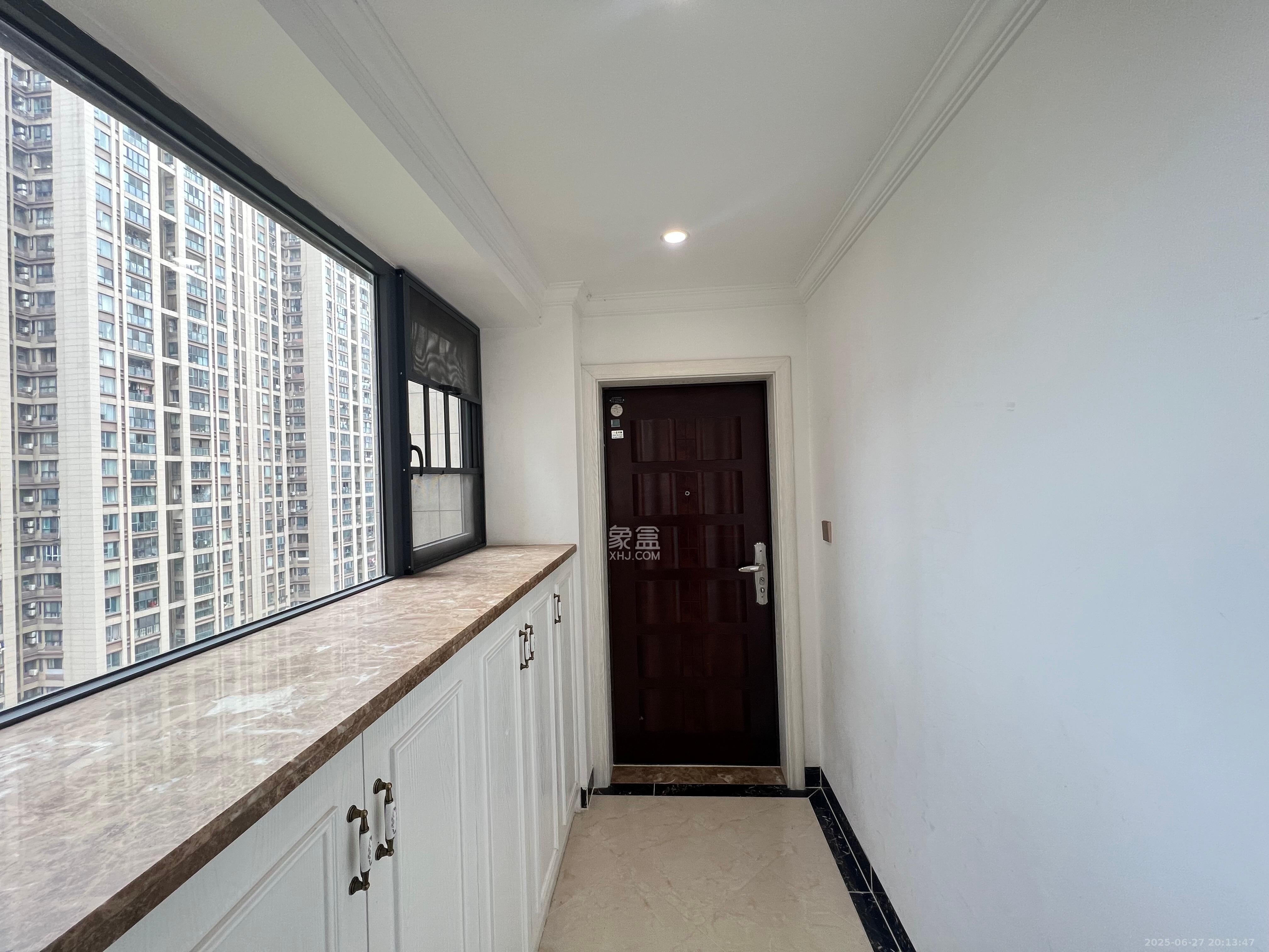 嘉宇盛世华章 4室2厅2卫 3300.0元/月 嘉宇盛世华章 4室2厅2卫 3300.0元/月室内图