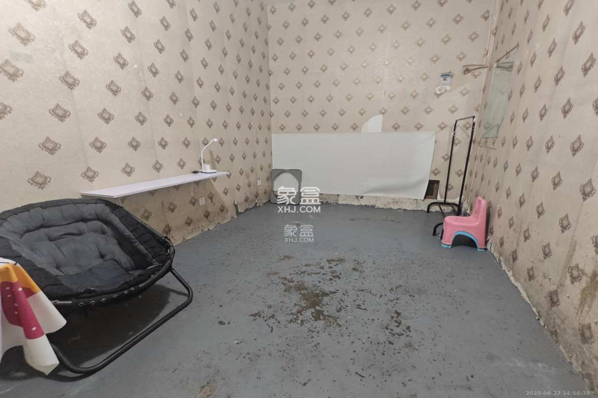 湖橡宿舍/湖橡小区 1室1厅1卫 1850.0元/月 湖橡宿舍/湖橡小区 1室1厅1卫 1850.0元/月室内图