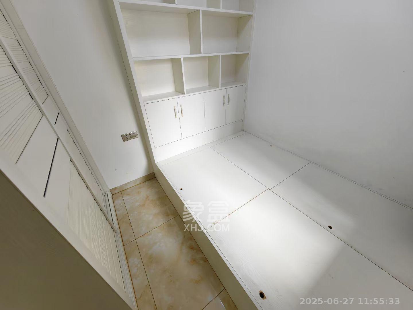 梅溪鑫苑名家  3室2厅1卫   2700.00元/月室内图