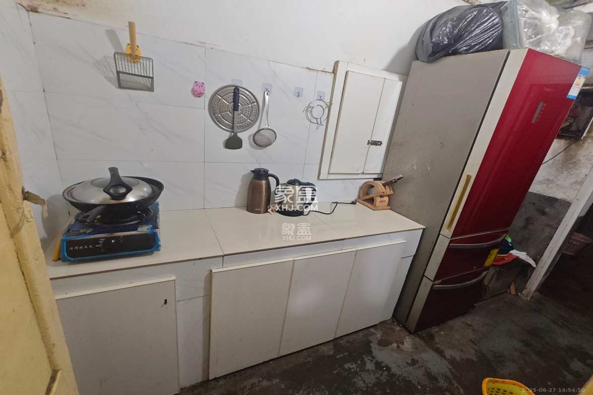 湖橡宿舍/湖橡小区 1室1厅1卫 1850.0元/月 湖橡宿舍/湖橡小区 1室1厅1卫 1850.0元/月室内图