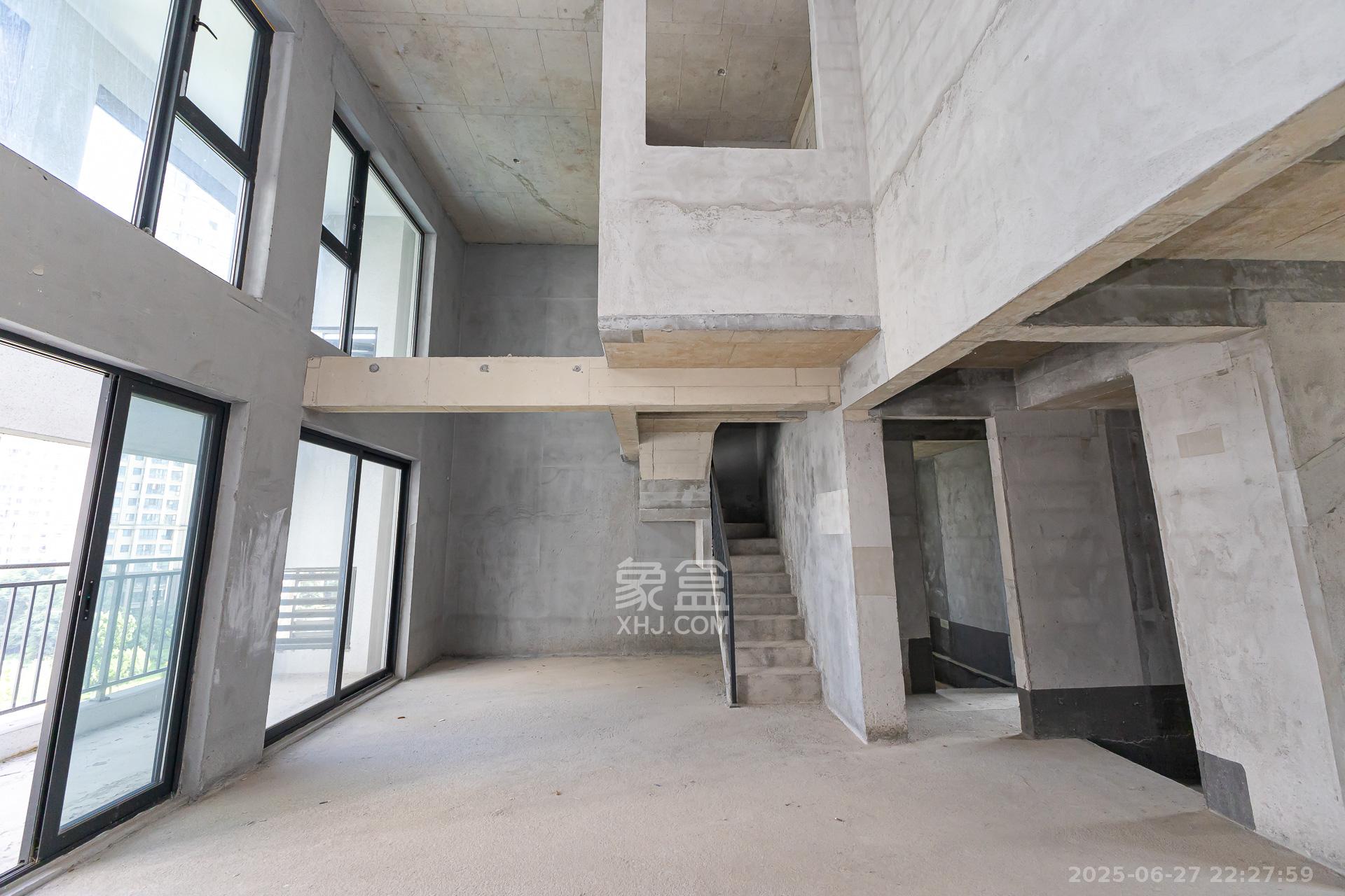 越秀湘江星汇城二期 4室2厅2卫 129.0万 越秀湘江星汇城二期 4室2厅2卫 129.0万客厅