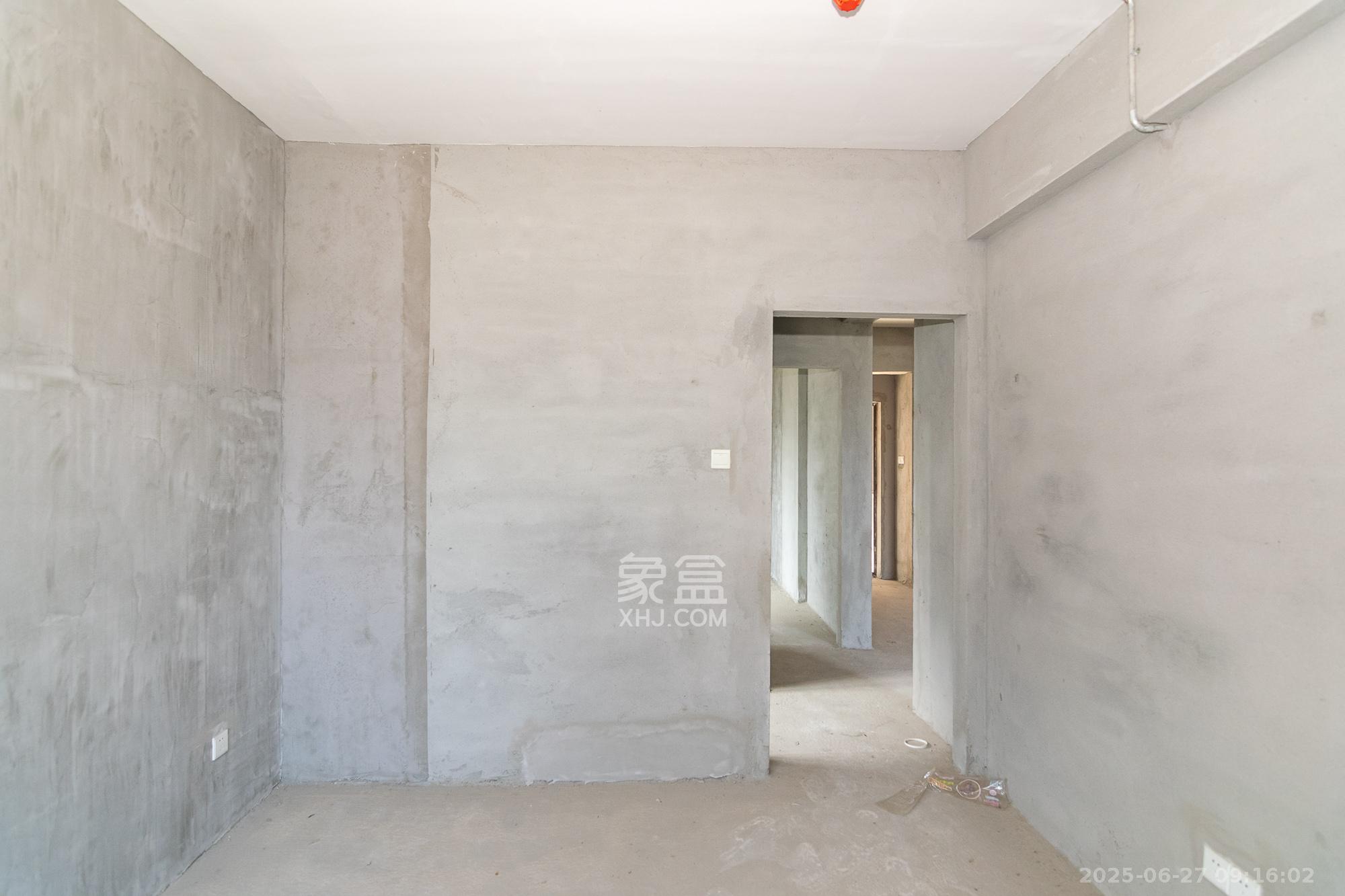 裕田奥莱小镇  2室2厅1卫    45.0万卧室