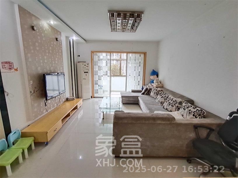阳光100二期  2室2厅1卫   2300.00元/月室内图