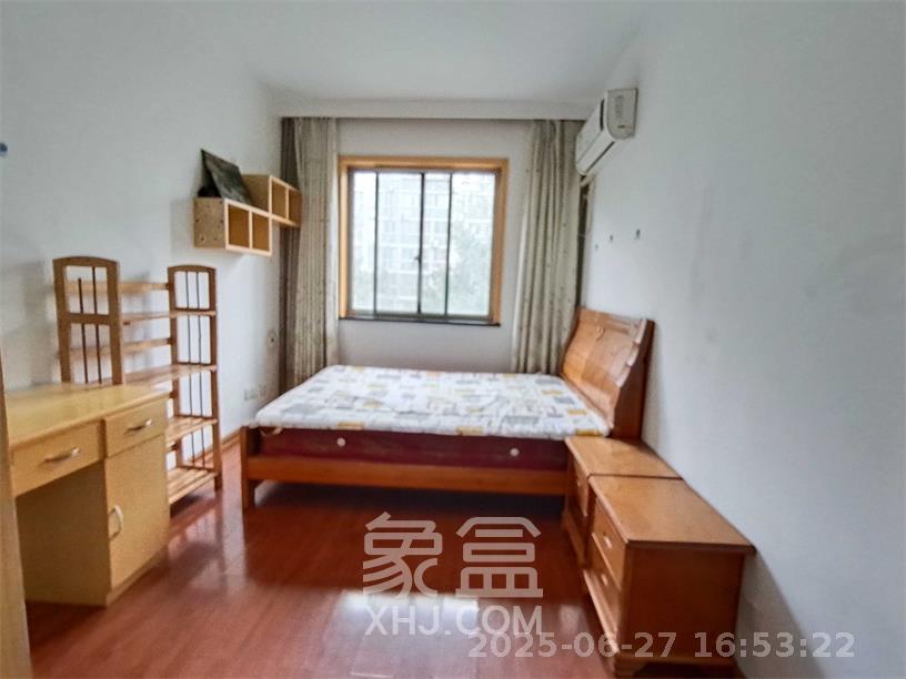 阳光100二期  2室2厅1卫   2300.00元/月室内图