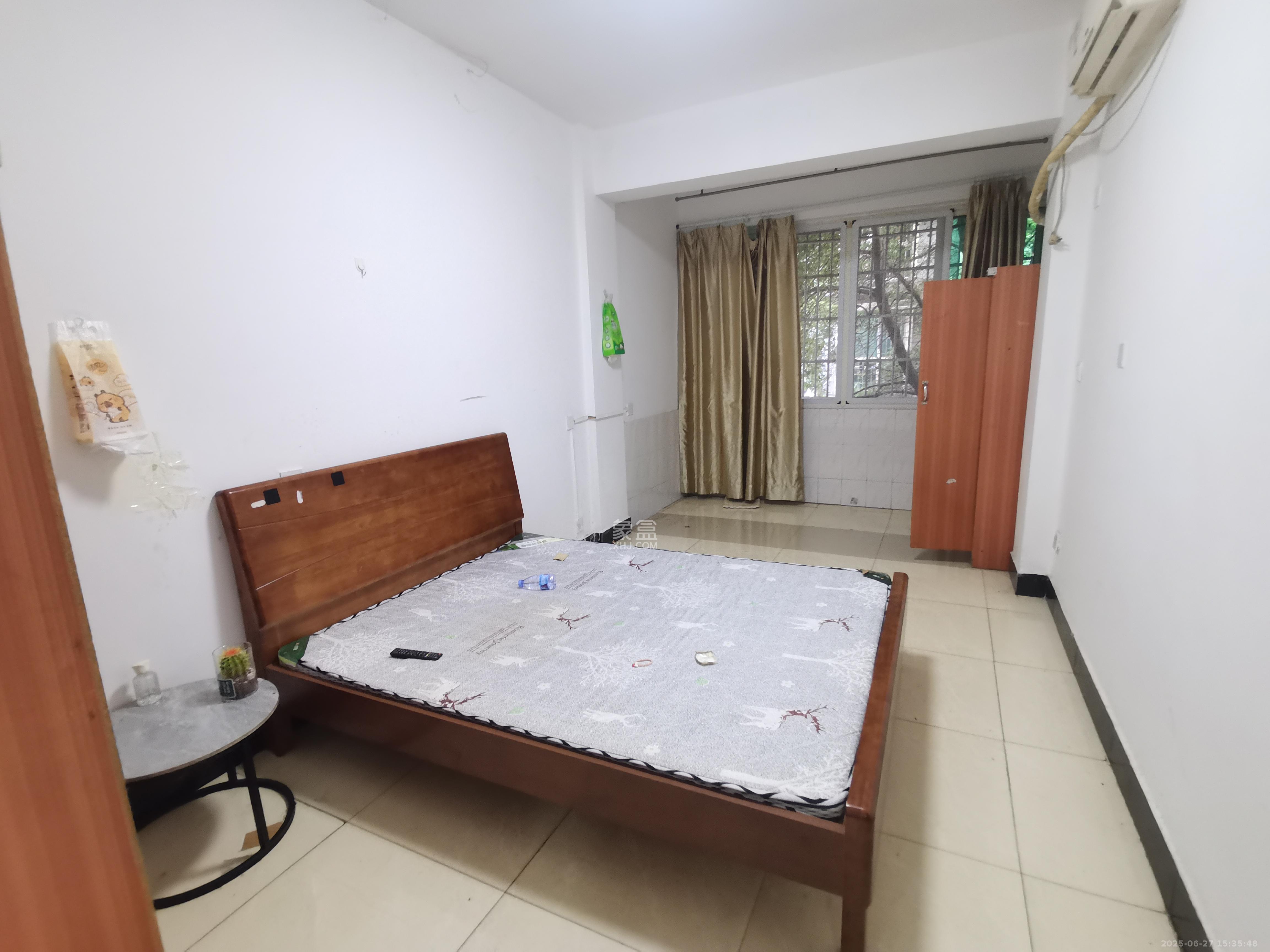 五一新村安置小区(永定社区、永兴社区、永祥社区) 1室0厅0卫 1600.0元/月 五一新村安置小区(永定社区、永兴社区、永祥社区) 1室0厅0卫 1600.0元/月室内图