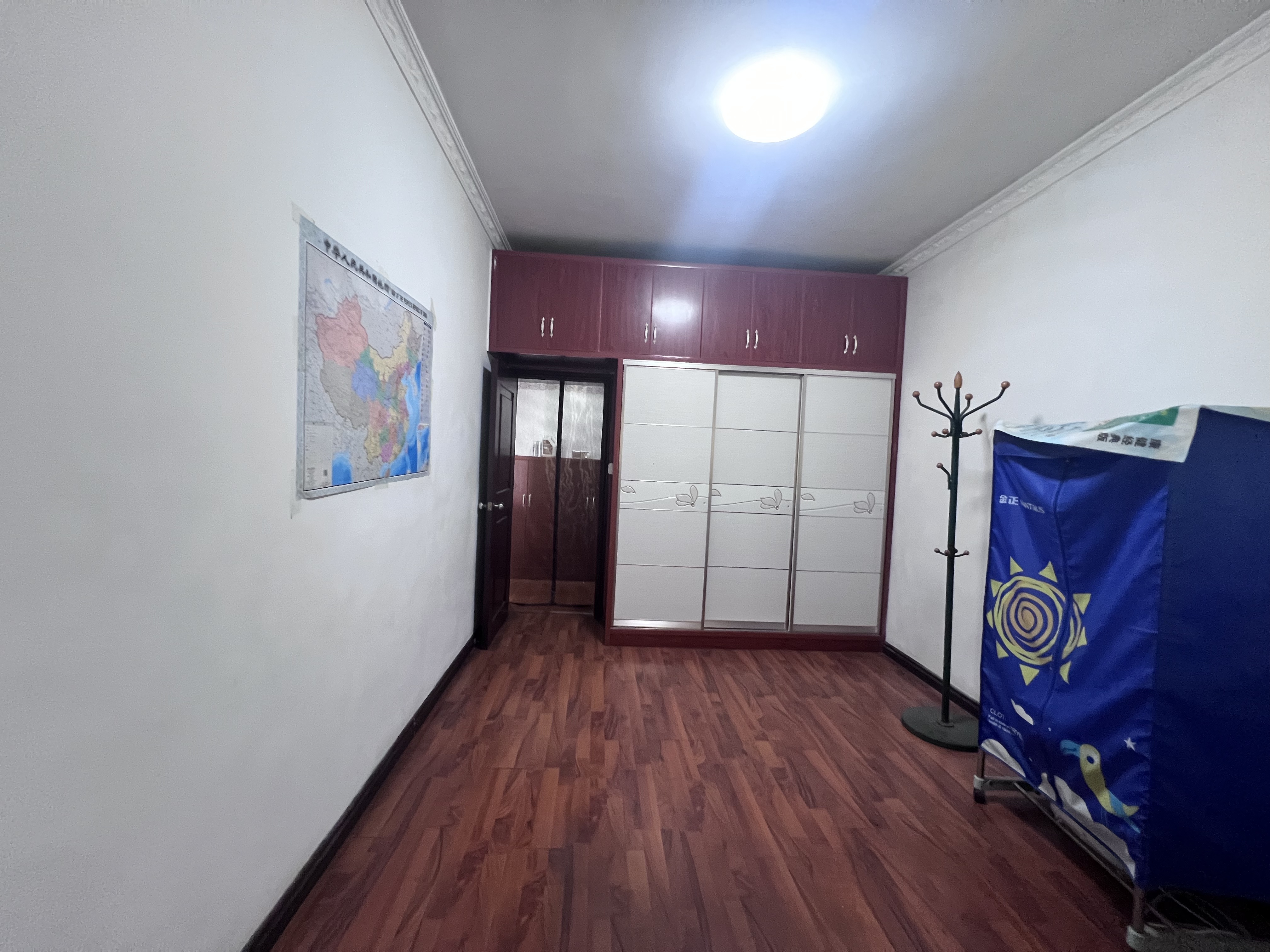 锦都花园  3室2厅2卫   1300.00元/月