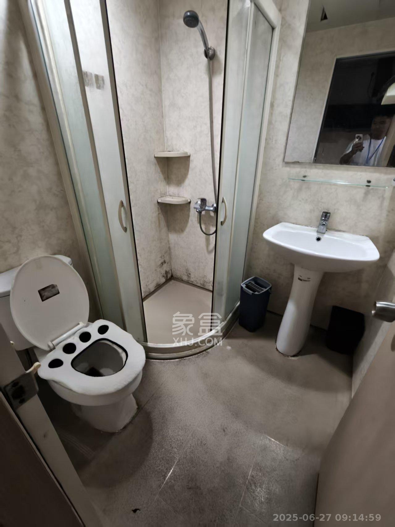 花漾年华(桂花园) 1室1厅1卫 1380.0元/月 花漾年华(桂花园) 1室1厅1卫 1380.0元/月室内图