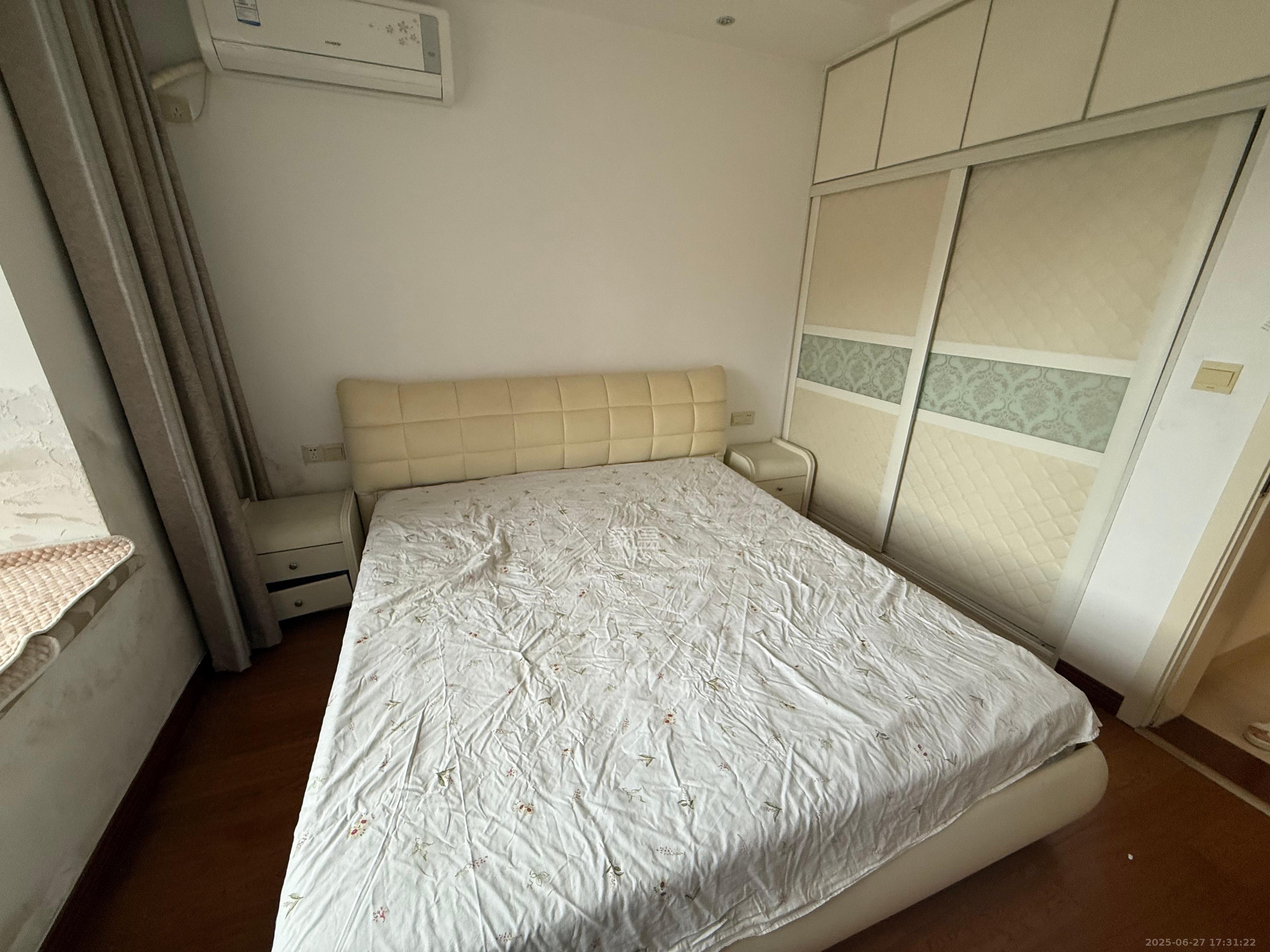 北京御园一二期(国泰嘉园) 1室2厅1卫 2500.0元/月 北京御园一二期(国泰嘉园) 1室2厅1卫 2500.0元/月室内图