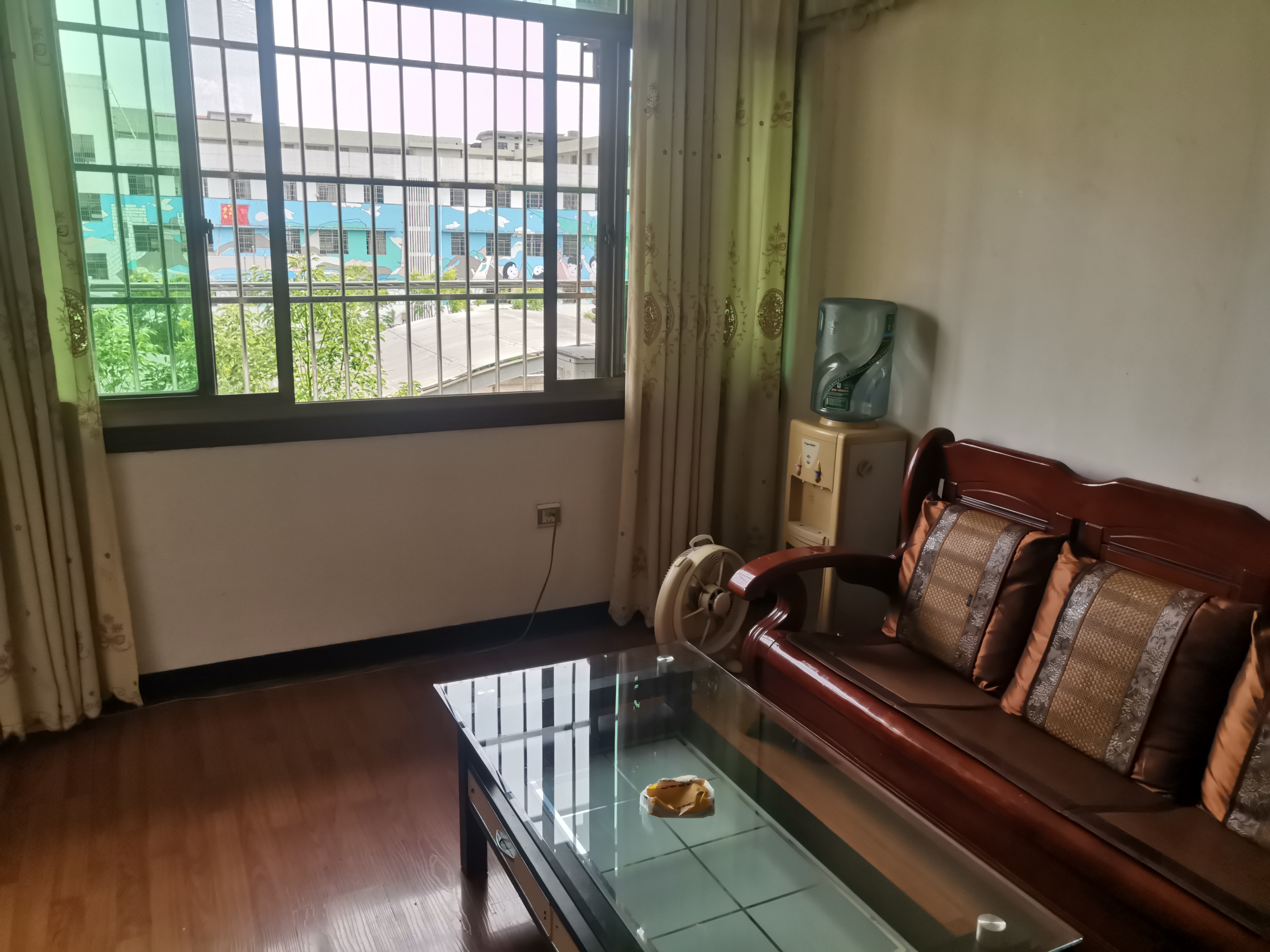 太平小区 3室2厅1卫 1100.0元/月 太平小区 3室2厅1卫 1100.0元/月室内图