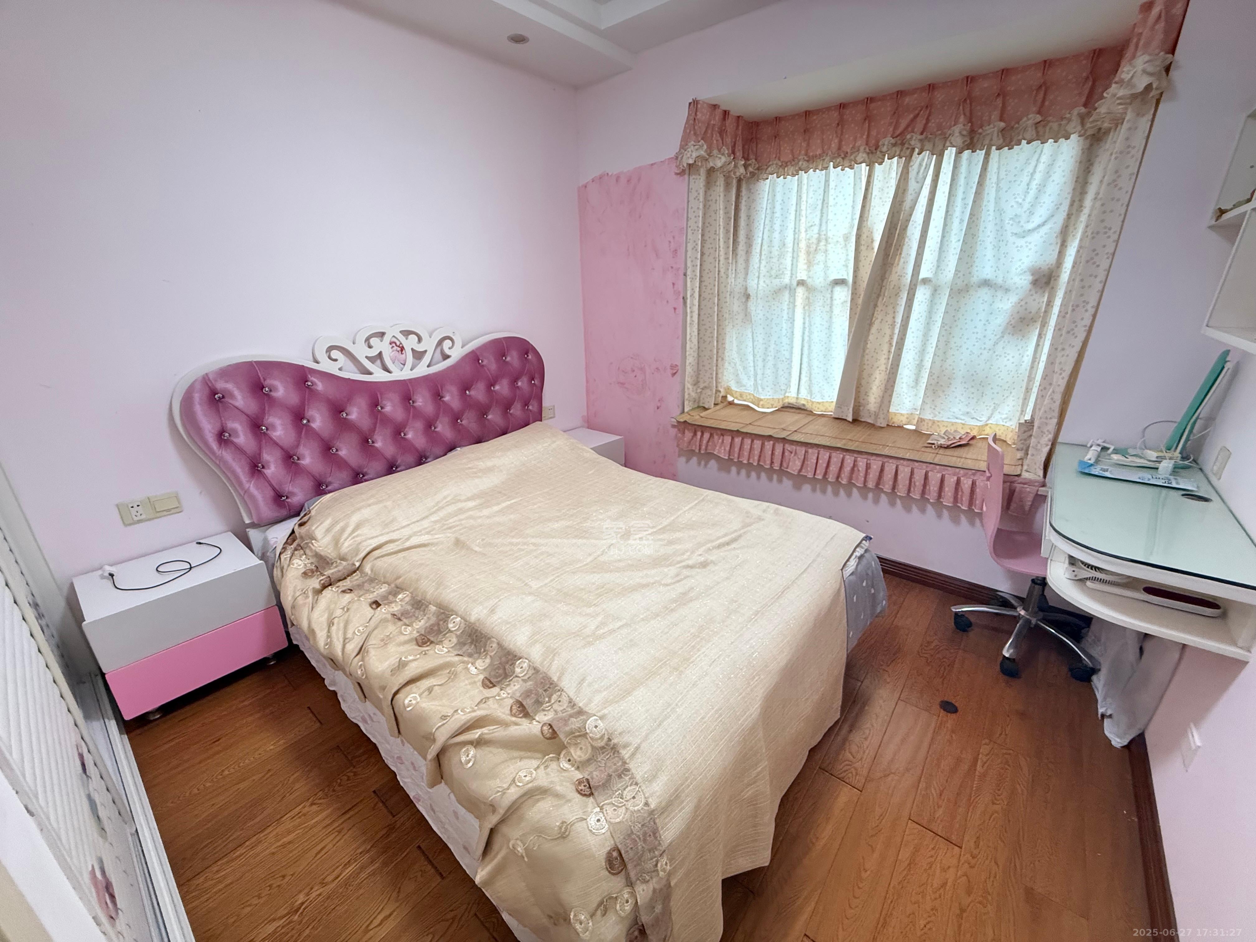 北京御园一二期(国泰嘉园) 1室2厅1卫 2500.0元/月 北京御园一二期(国泰嘉园) 1室2厅1卫 2500.0元/月室内图