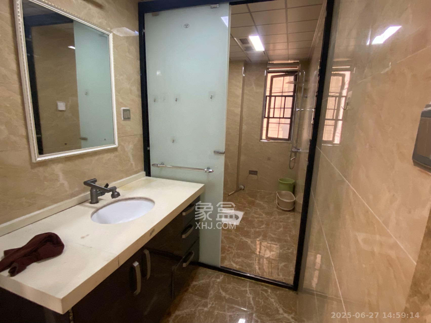 宏聚地中海  3室2厅2卫    2400.0元/月 宏聚地中海  3室2厅2卫    2400.0元/月室内图