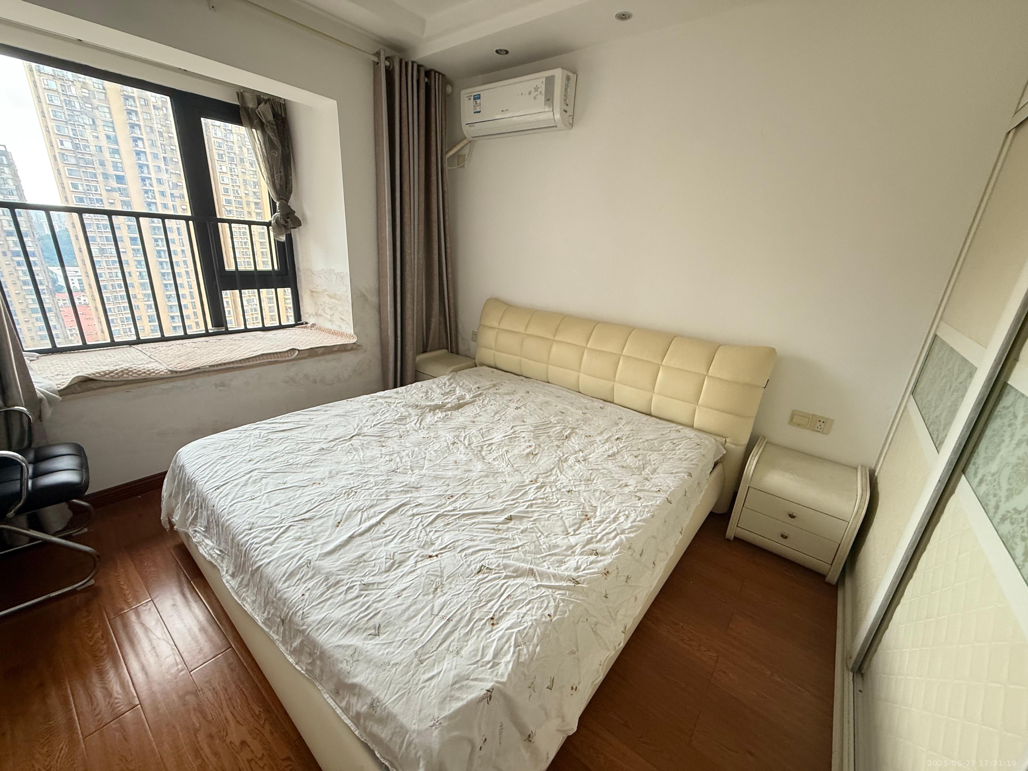 北京御园一二期(国泰嘉园) 1室2厅1卫 2500.0元/月 北京御园一二期(国泰嘉园) 1室2厅1卫 2500.0元/月室内图