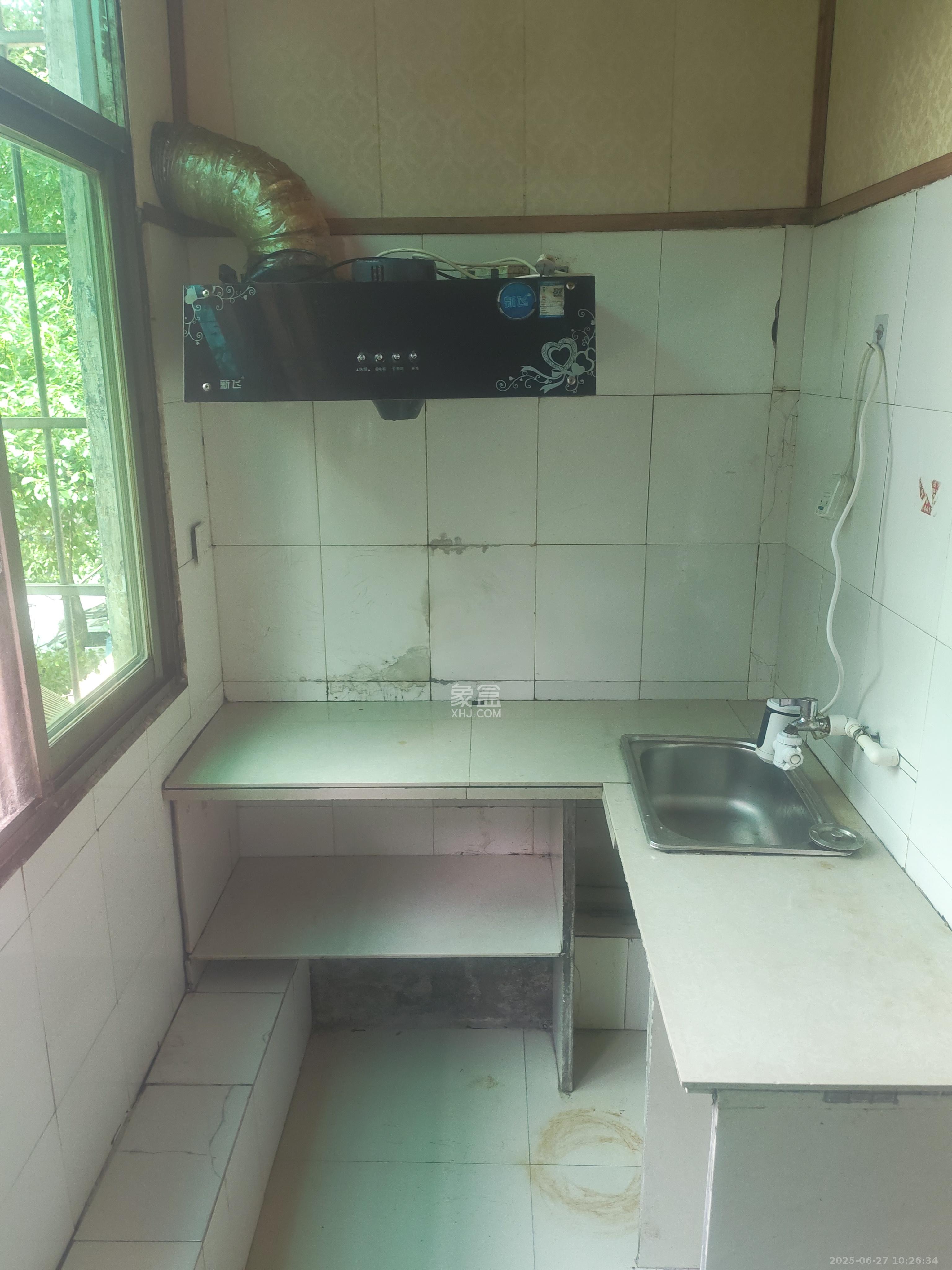 扬帆小区 1室1厅1卫 1100.0元/月 扬帆小区 1室1厅1卫 1100.0元/月室内图